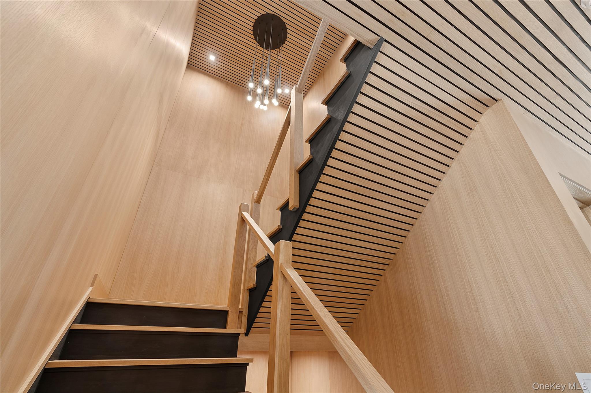 #19 photo, 35 Springwood Way, サフォーク郡 East Hampton , NY 11937