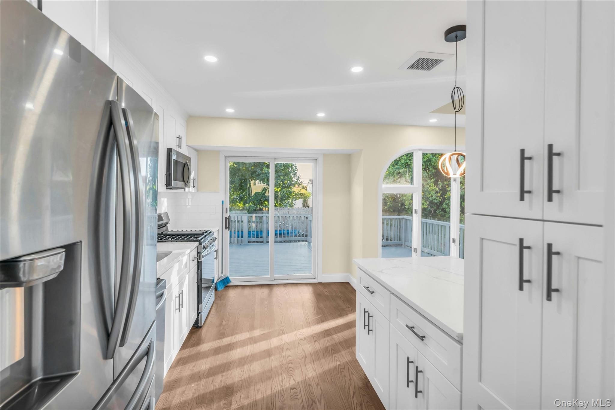 #5 photo, 248 N Iowa Avenue, ナッソー郡 Massapequa , NY 11758