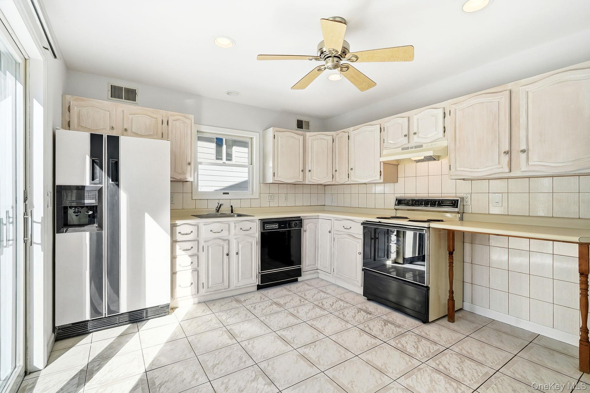 #14 photo, 11 Church Street, White Plains , NY 10603