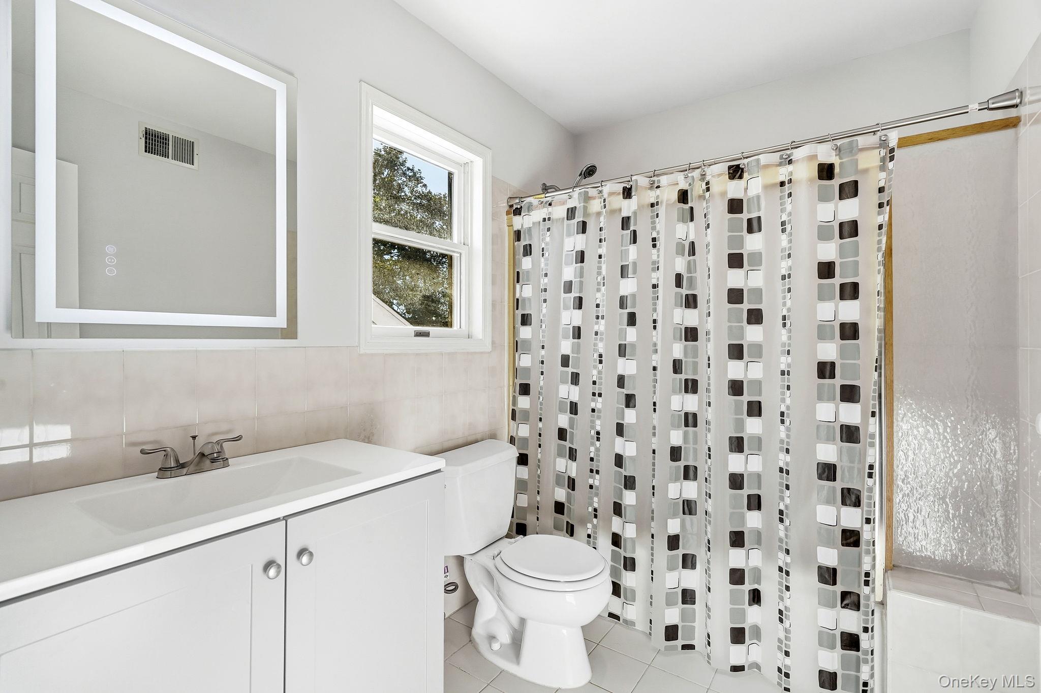 #17 photo, 11 Church Street, White Plains , NY 10603