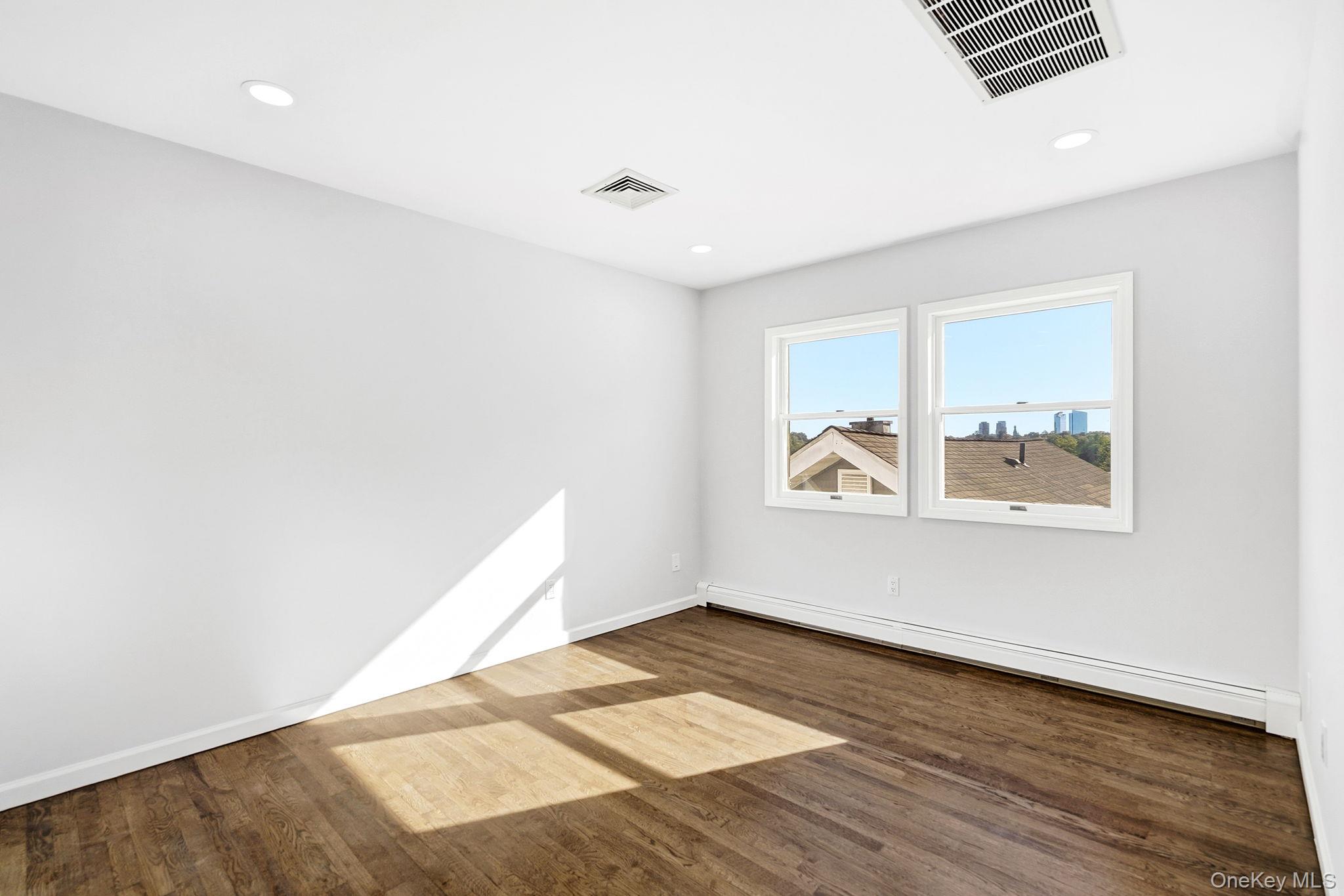 #18 photo, 11 Church Street, White Plains , NY 10603