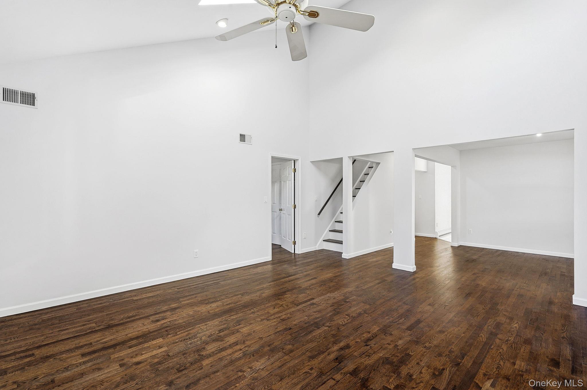 #8 photo, 11 Church Street, White Plains , NY 10603