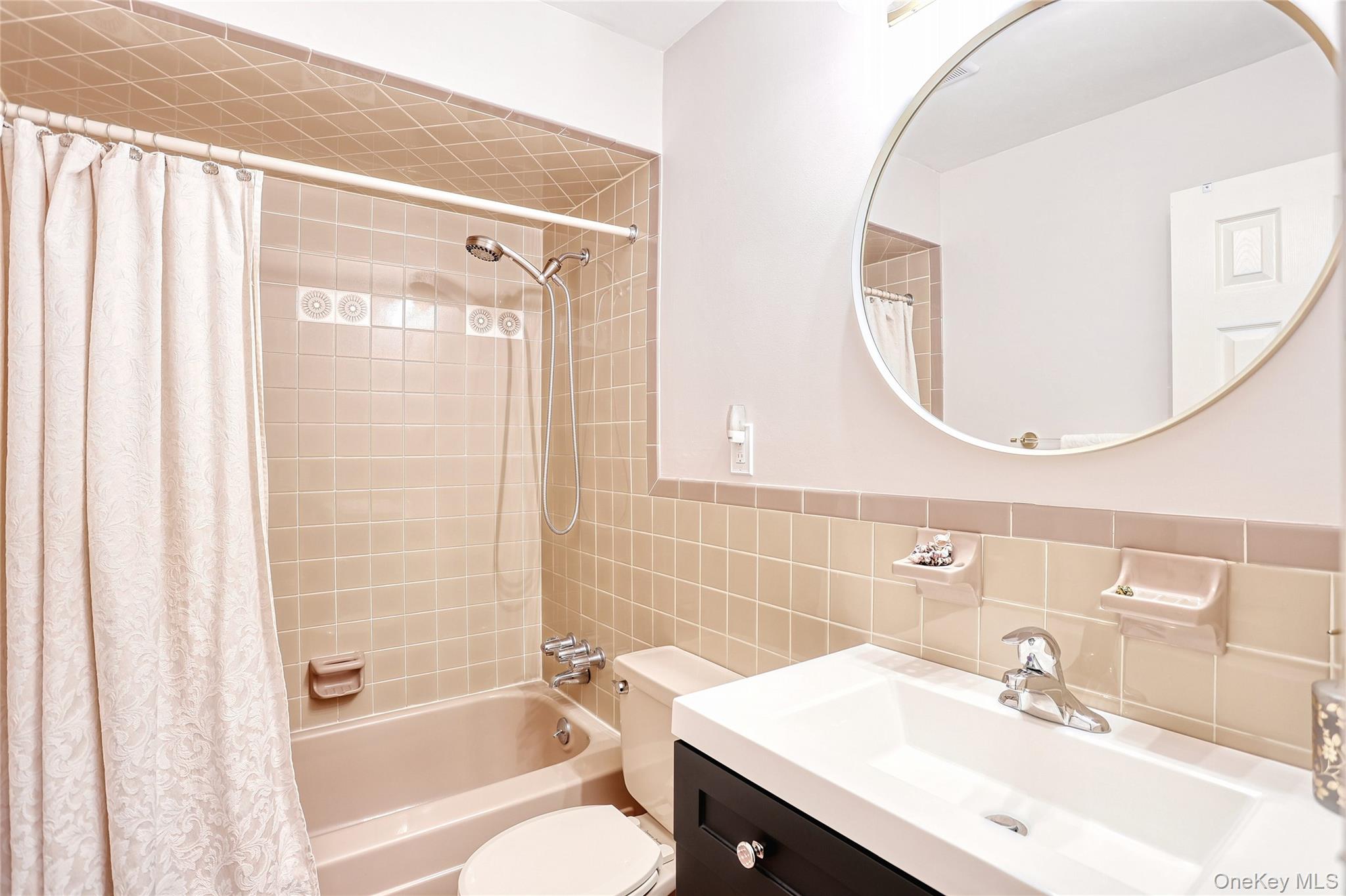 #15 photo, Pomona, Pomona , NY 10970