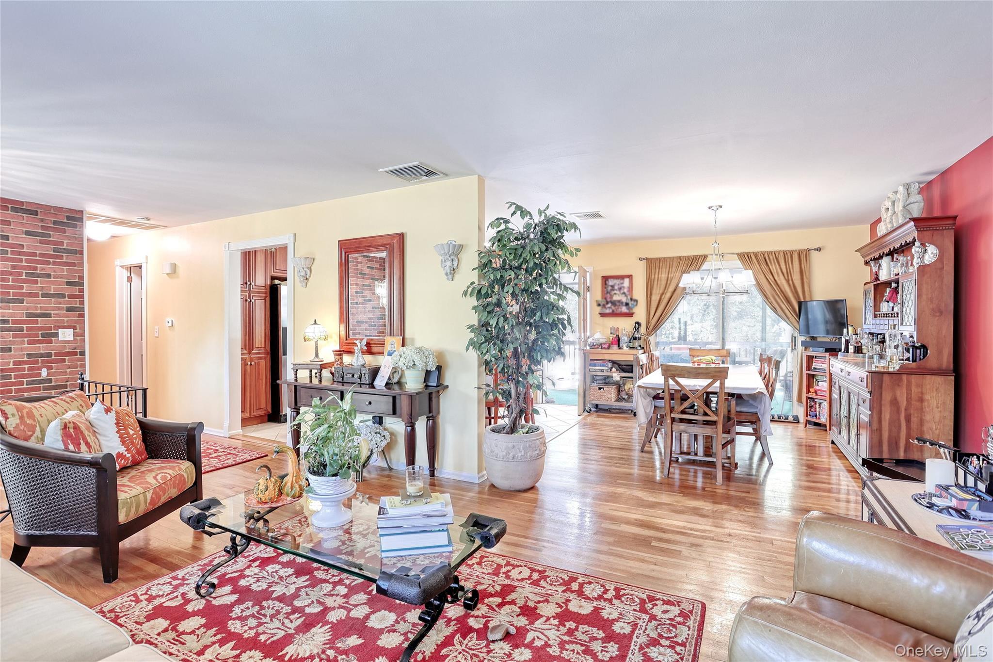 #7 photo, Pomona, Pomona , NY 10970