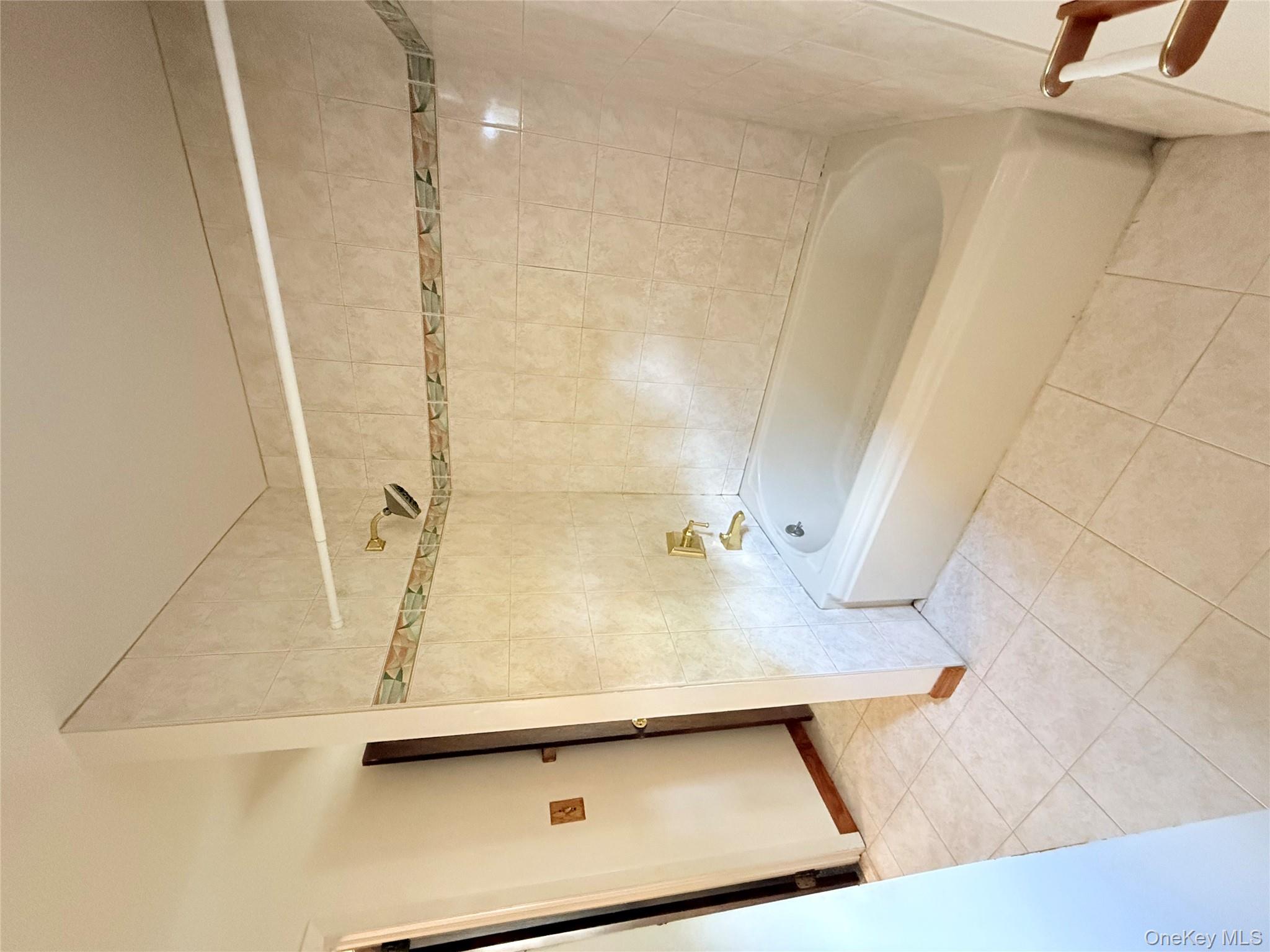 #10 photo, 466 Country Club Lane, Pomona , NY 10970