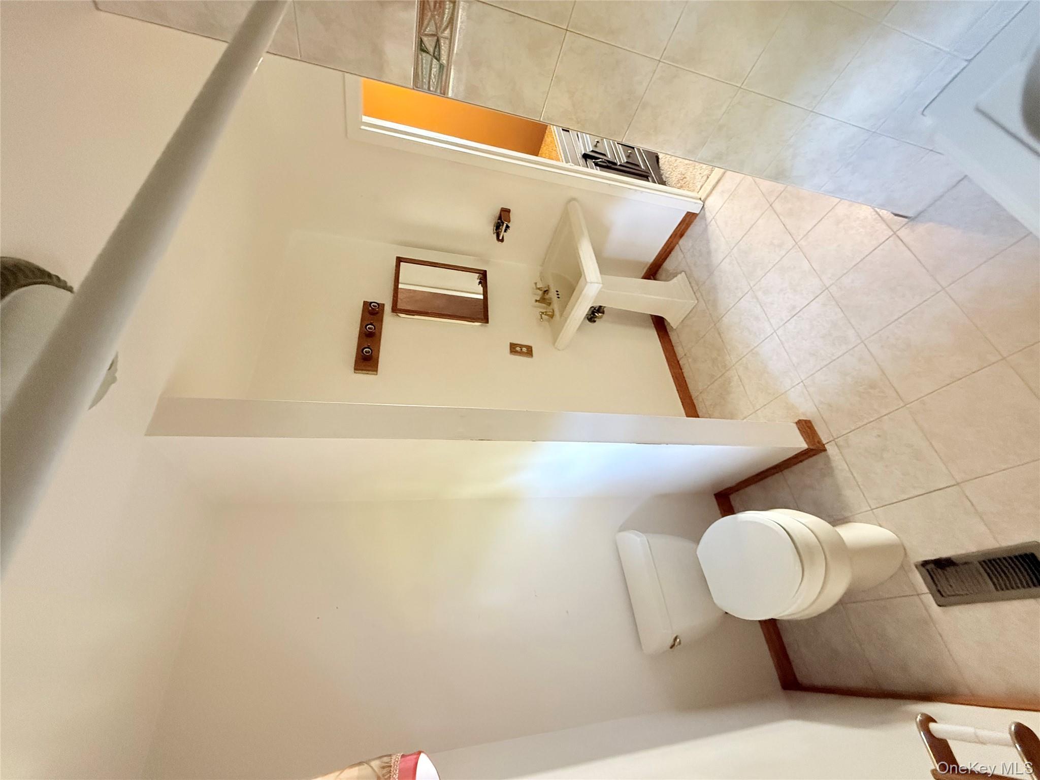 #12 photo, 466 Country Club Lane, Pomona , NY 10970