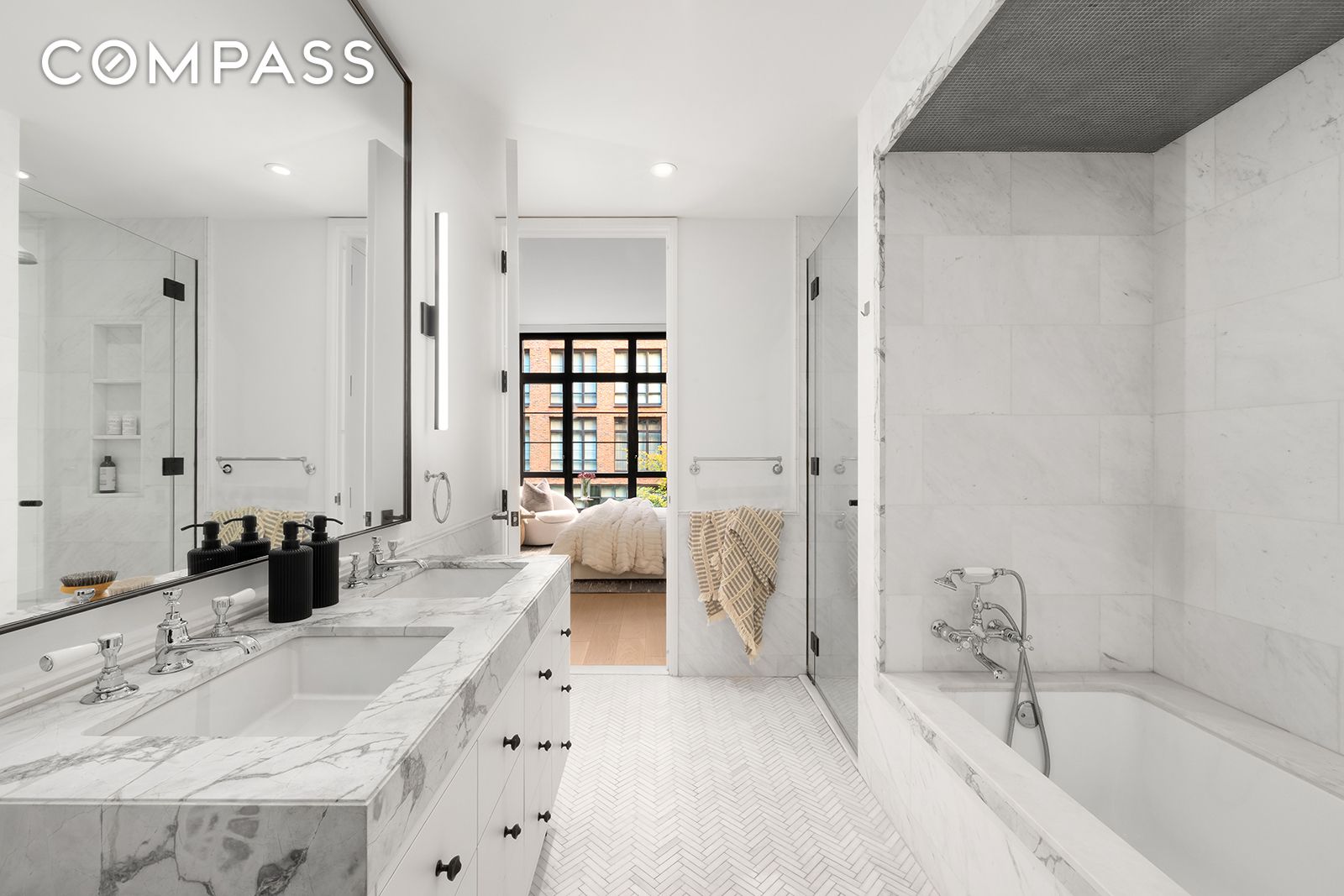 #9 photo, 438 E 12th Street, マンハッタン East Village , NY 10009