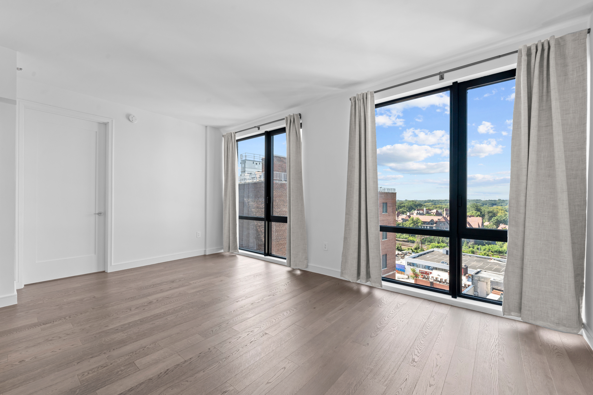 #5 photo, 107-06 Queens Boulevard, クイーンズ区 Forest Hills , NY 11375