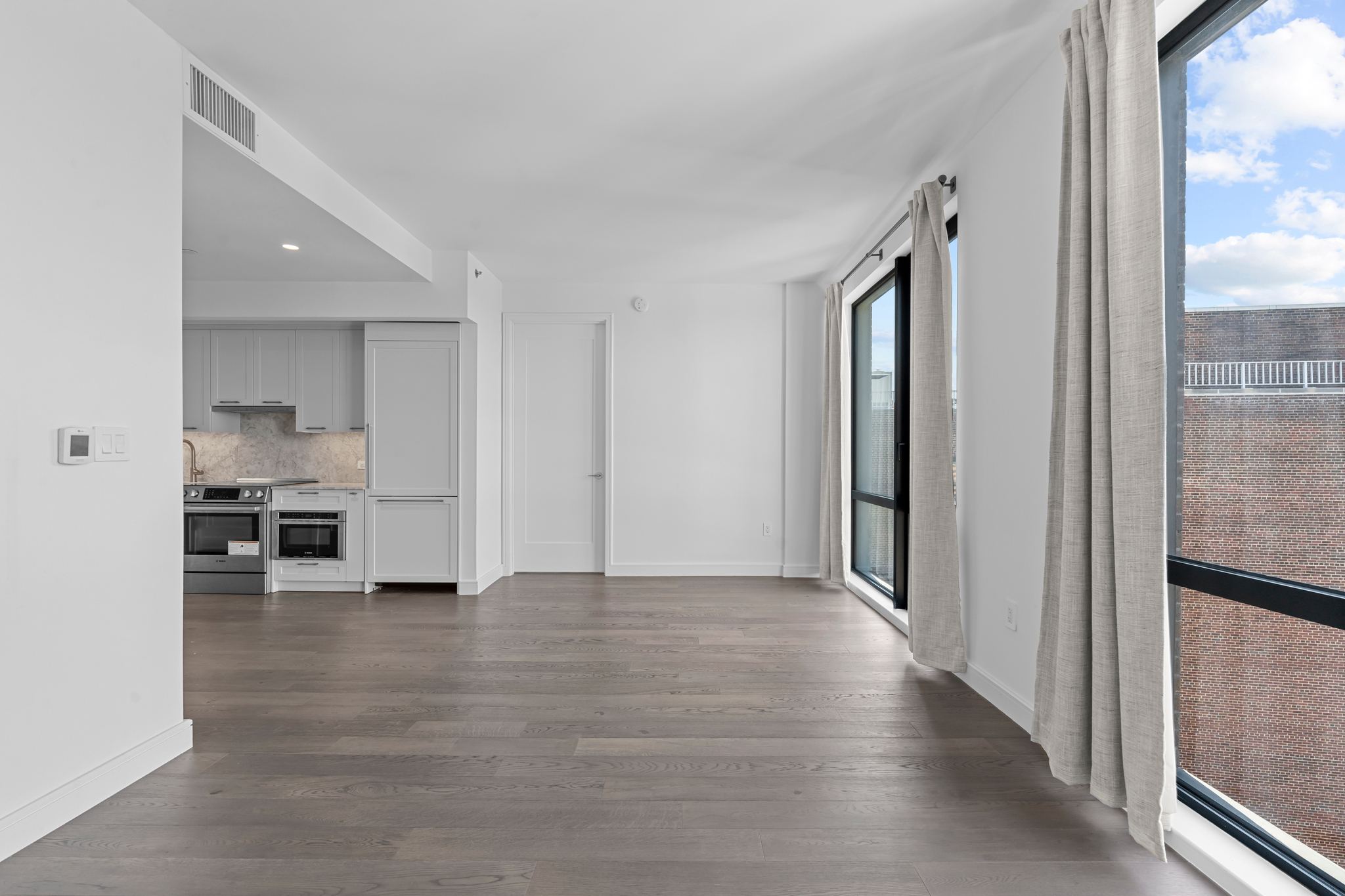 #6 photo, 107-06 Queens Boulevard, クイーンズ区 Forest Hills , NY 11375