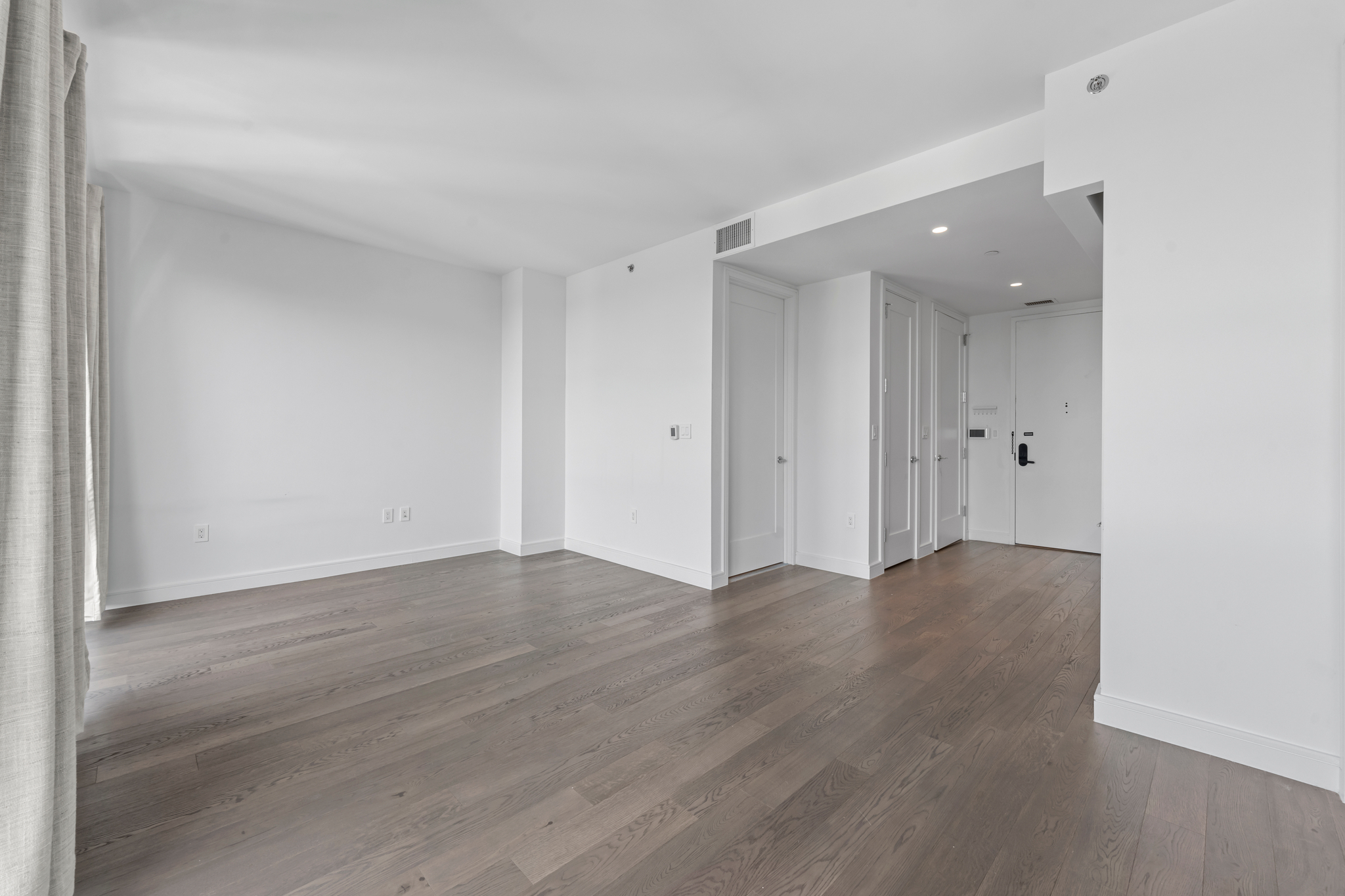 #7 photo, 107-06 Queens Boulevard, クイーンズ区 Forest Hills , NY 11375