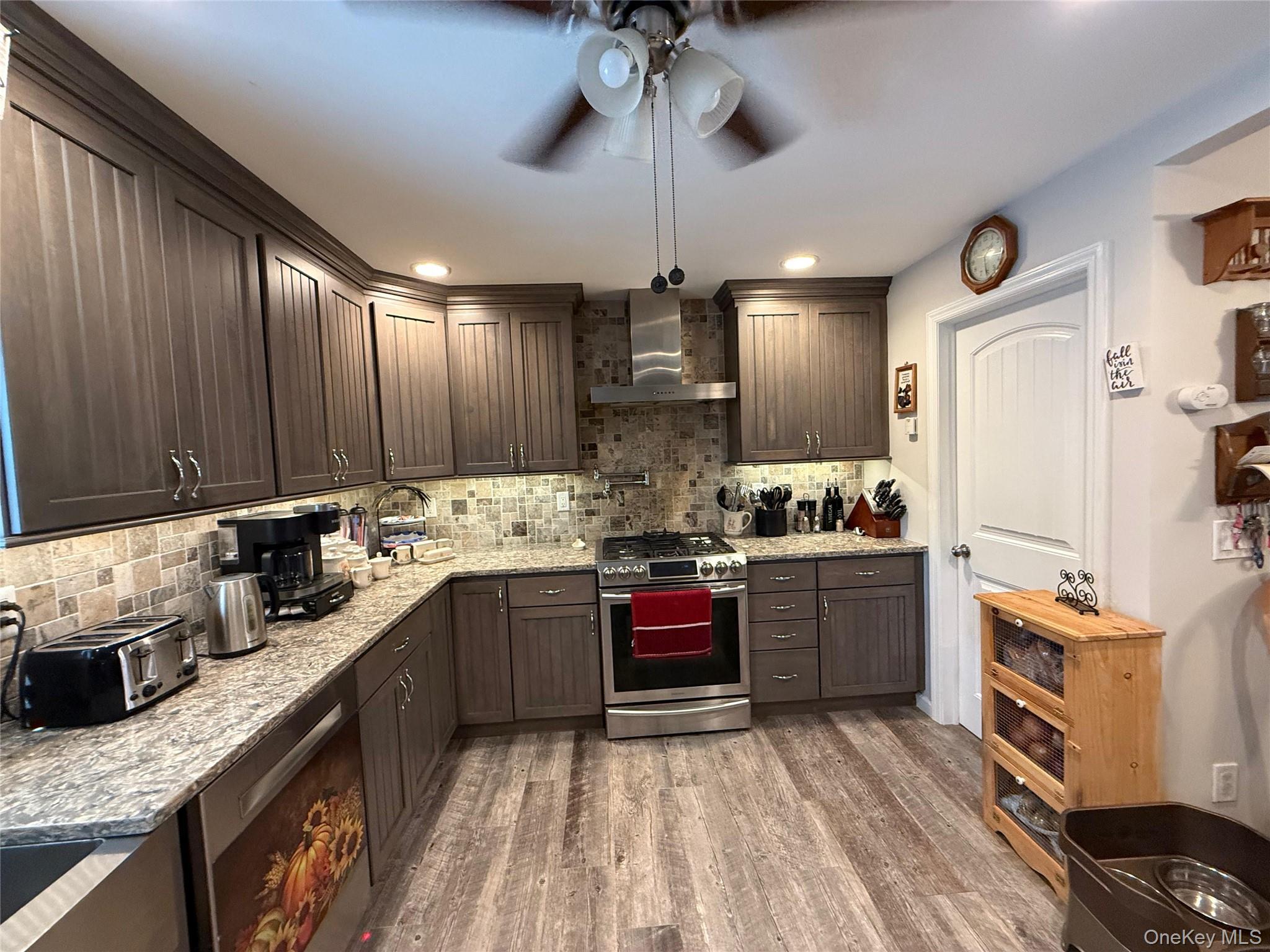 #7 photo, 56 Glenmere Lane, Coram , NY 11727