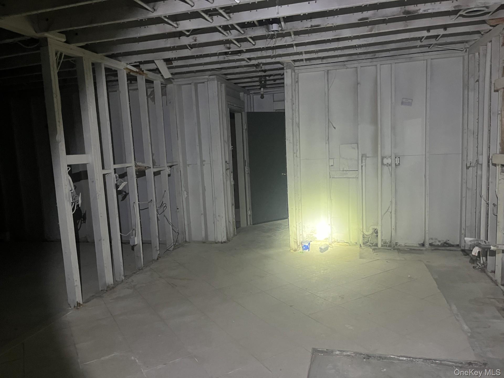 #10 photo, 25 Avenue B, सफ़ोक काउंटी Holbrook , NY 11741