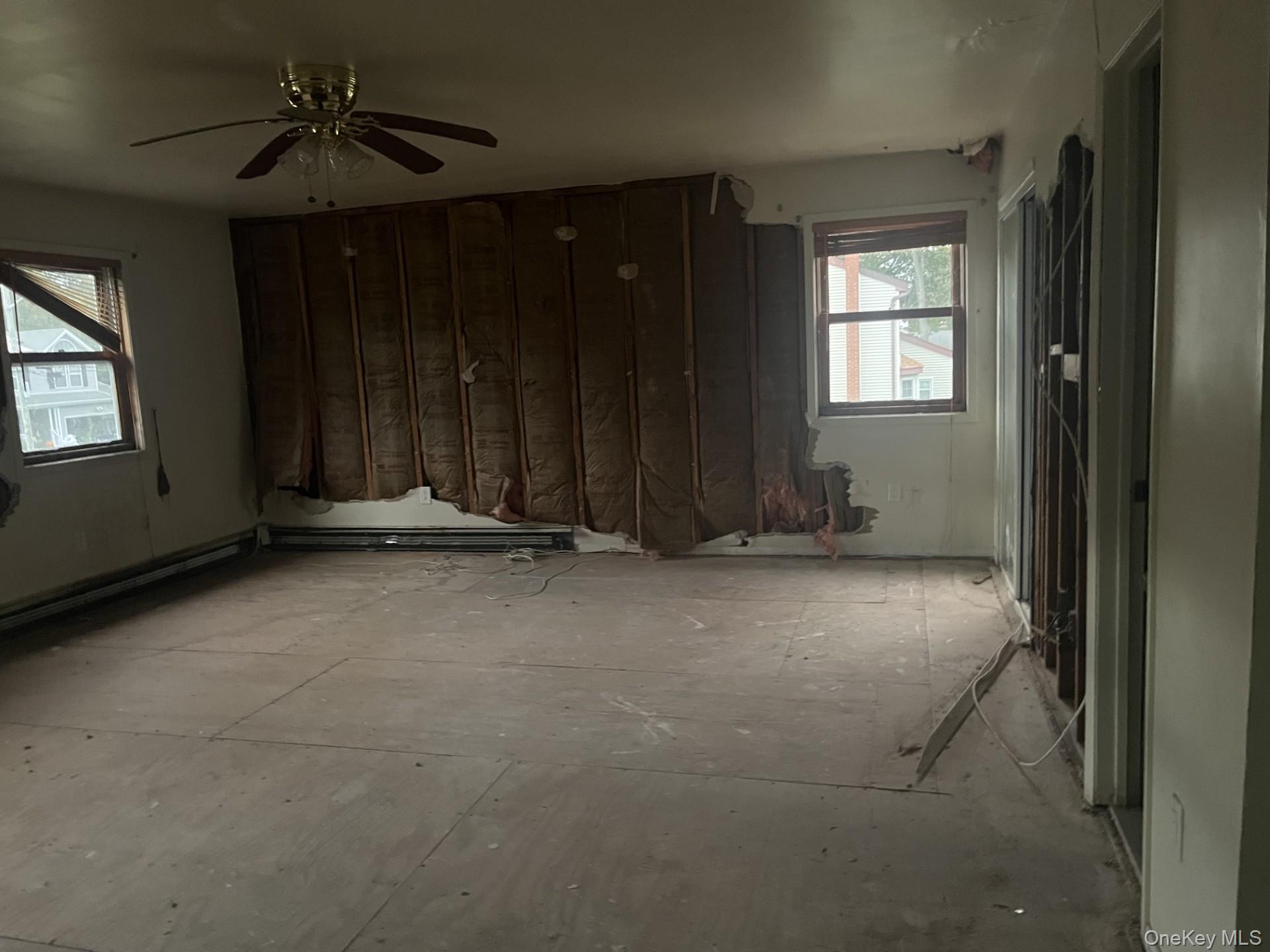 #16 photo, 25 Avenue B, सफ़ोक काउंटी Holbrook , NY 11741