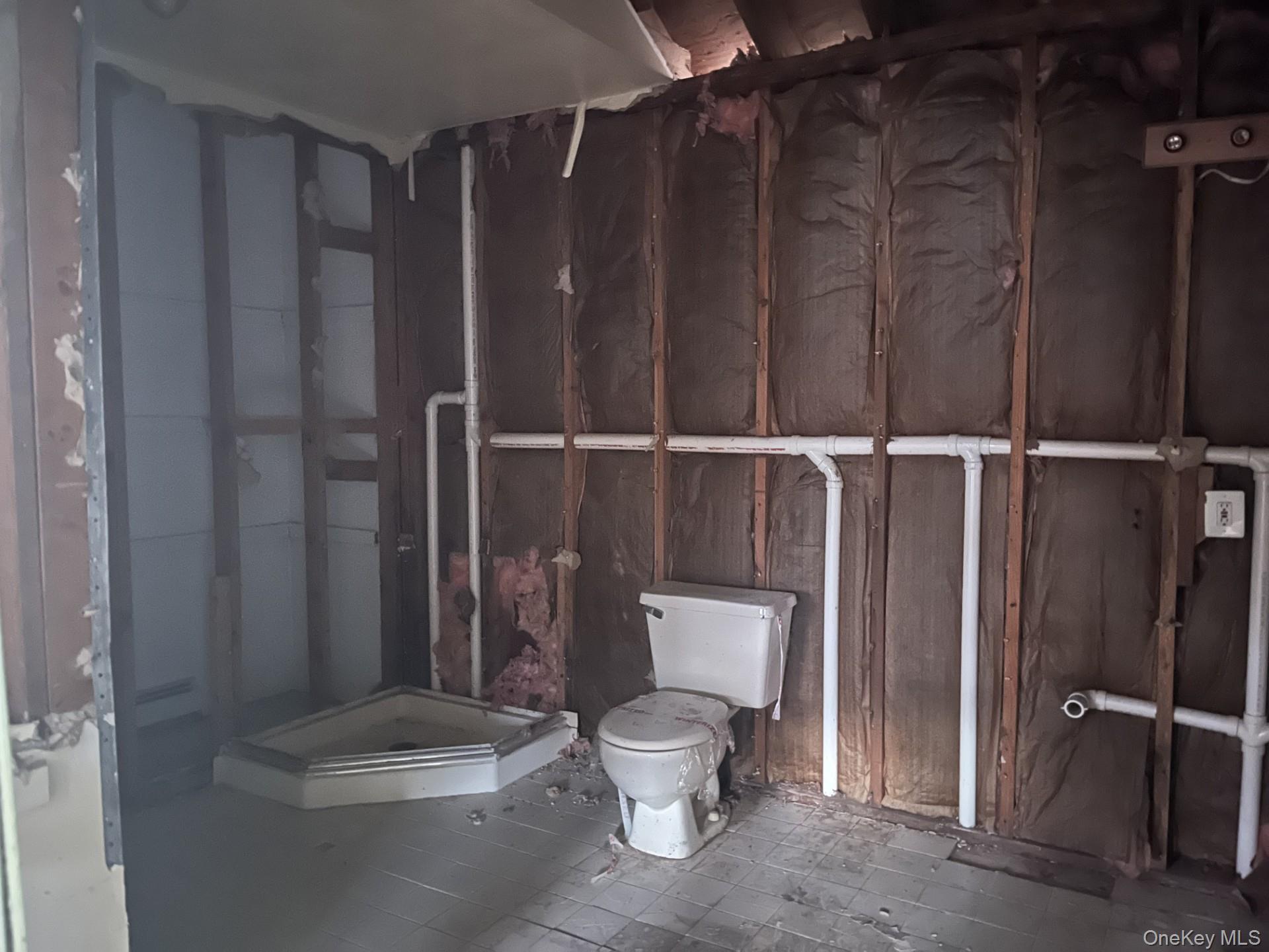 #20 photo, 25 Avenue B, सफ़ोक काउंटी Holbrook , NY 11741