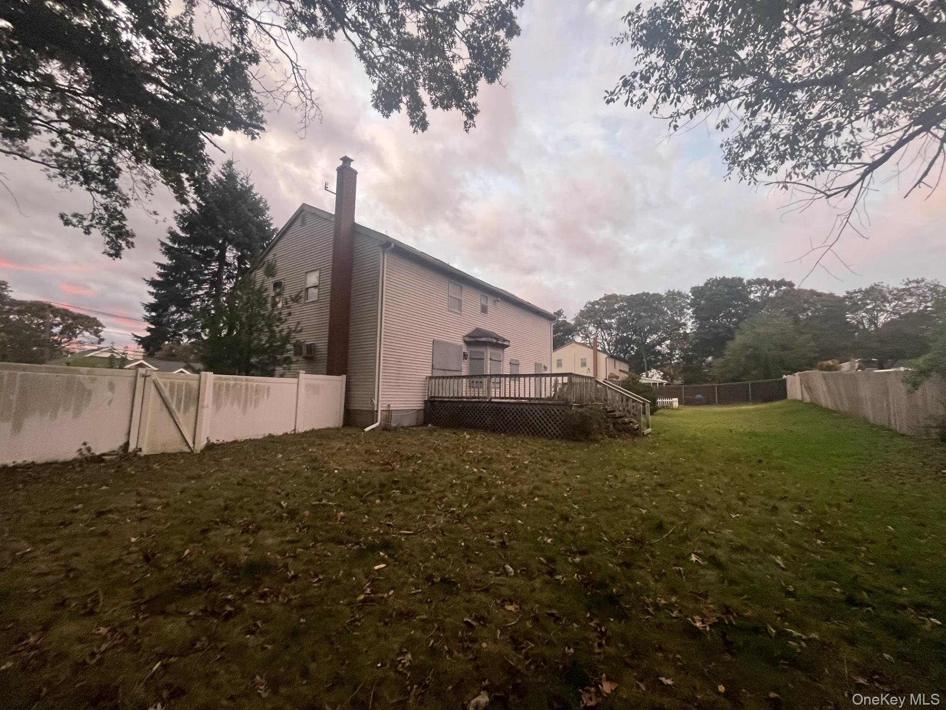 #6 photo, 25 Avenue B, सफ़ोक काउंटी Holbrook , NY 11741