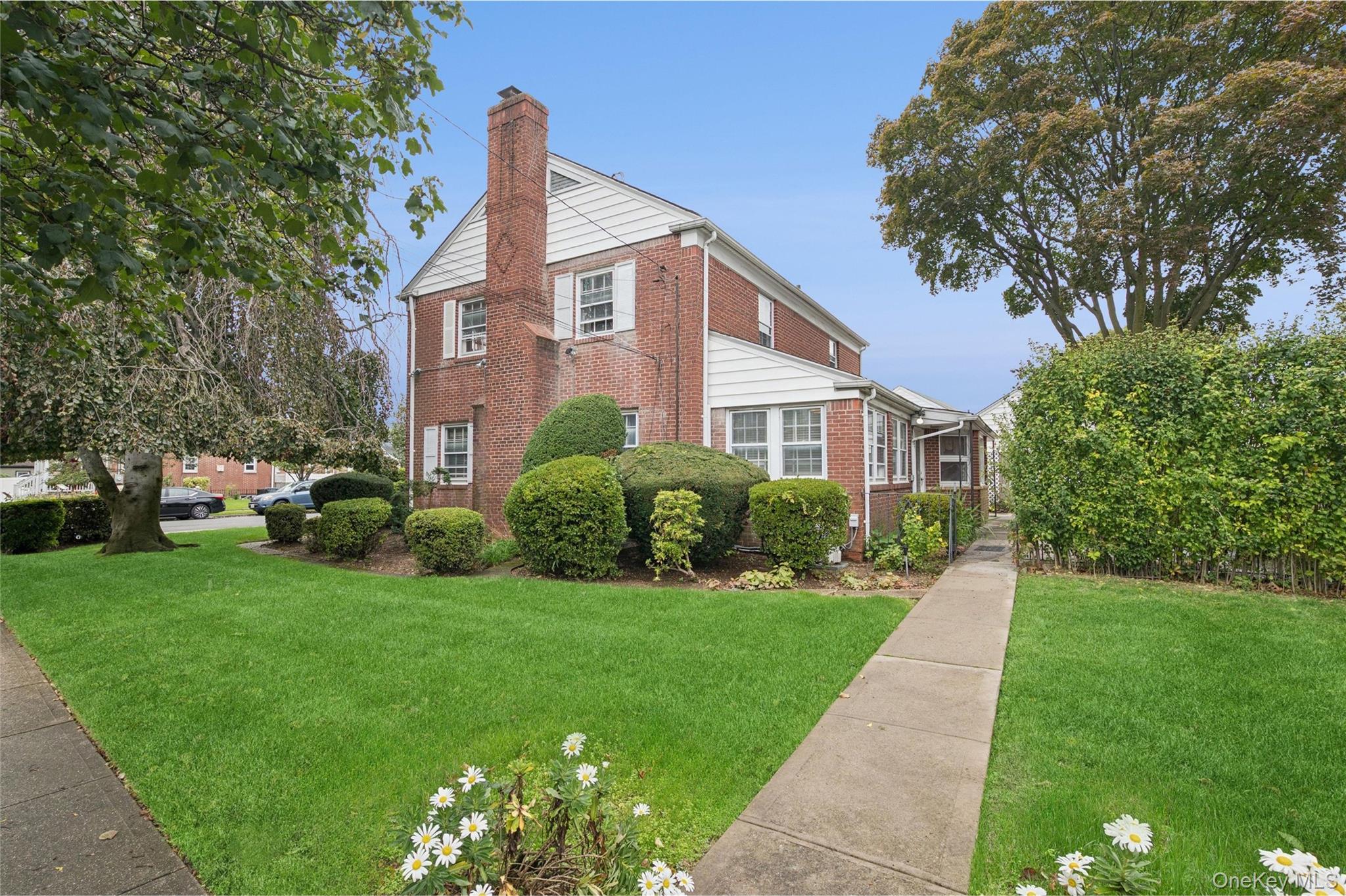 #2 photo, 87 Elton Street, ナッソー郡 West Hempstead , NY 11552