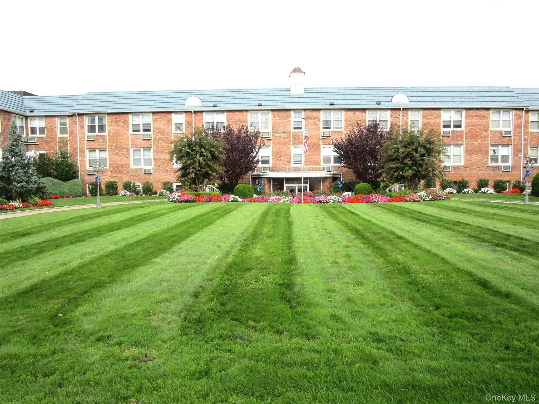 #1 photo, 75 Noble Street, ナッソー郡 Lynbrook , NY 11563