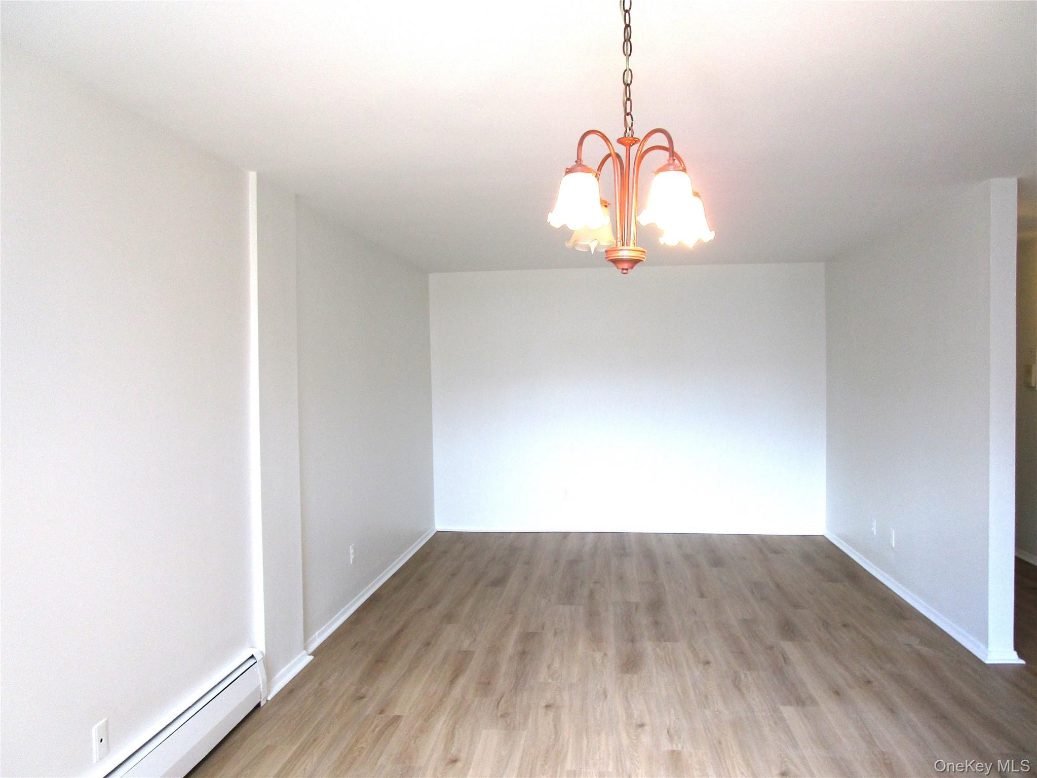 #13 photo, 75 Noble Street, ナッソー郡 Lynbrook , NY 11563