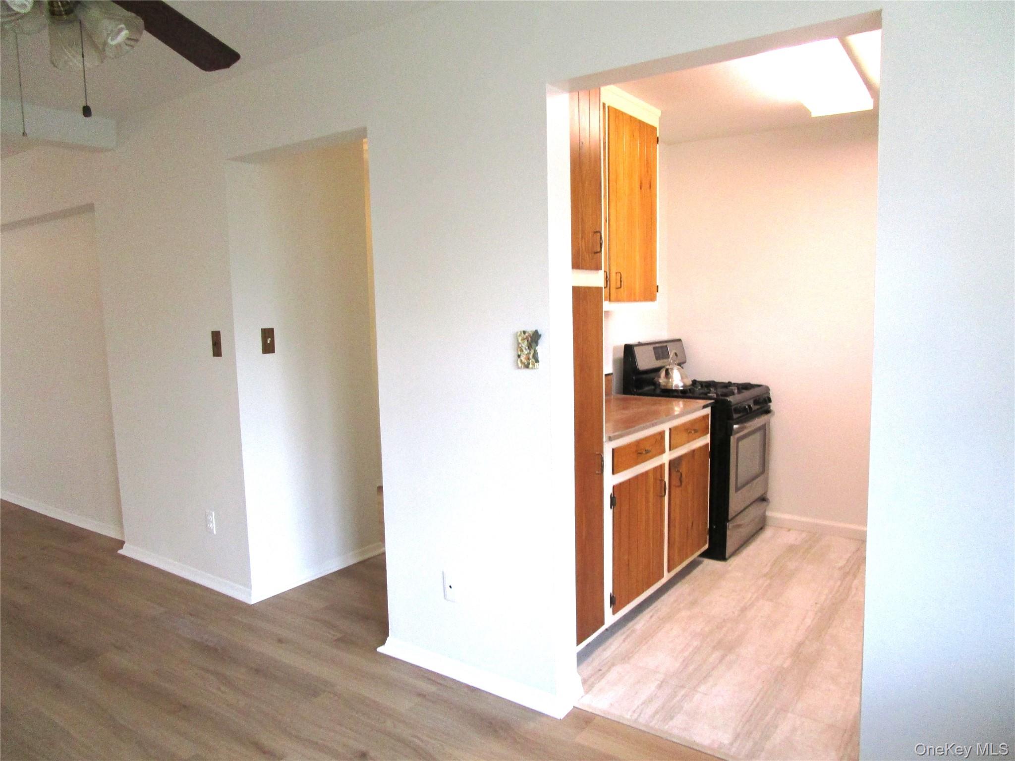 #14 photo, 75 Noble Street, ナッソー郡 Lynbrook , NY 11563