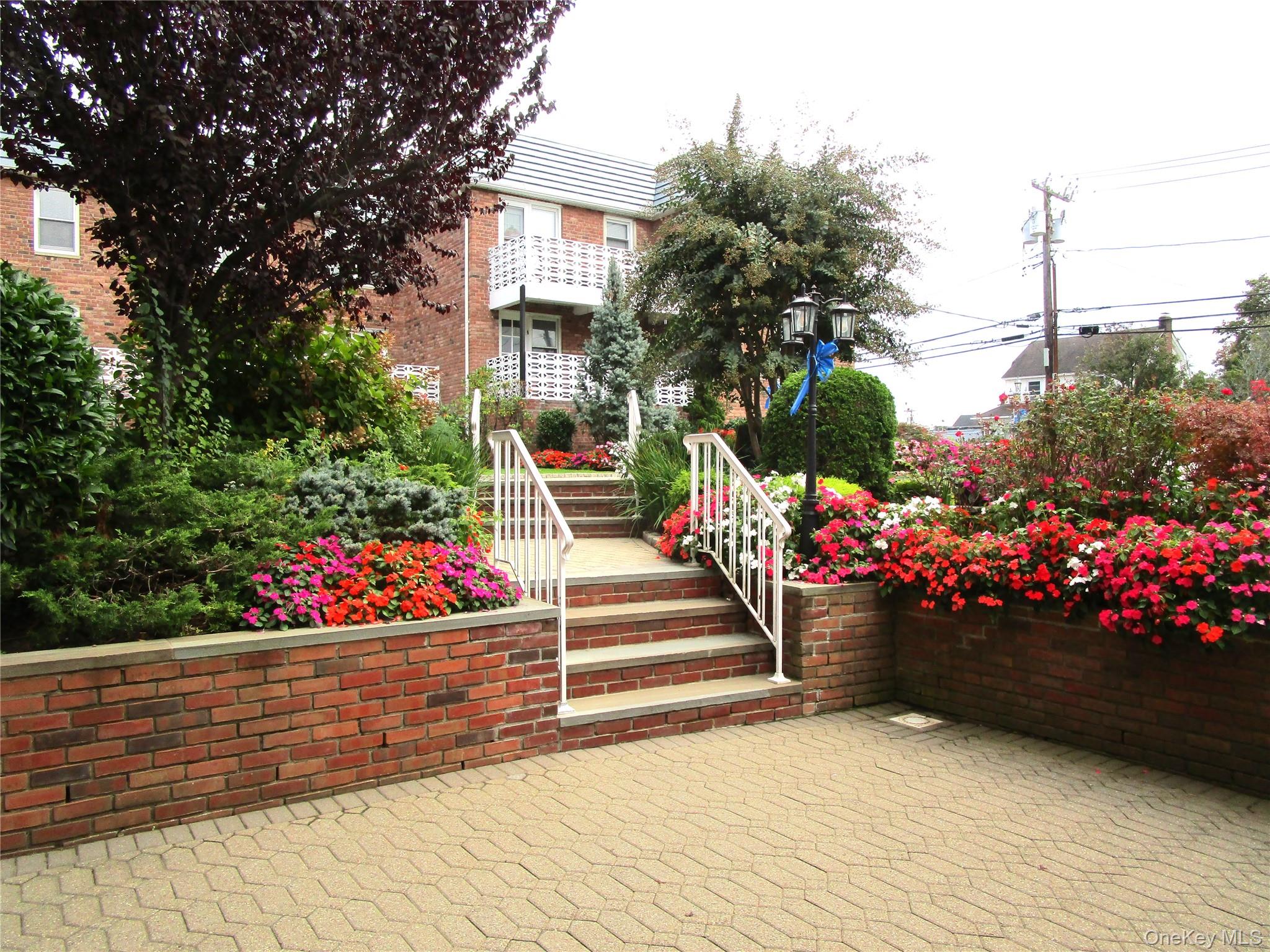 #3 photo, 75 Noble Street, ナッソー郡 Lynbrook , NY 11563