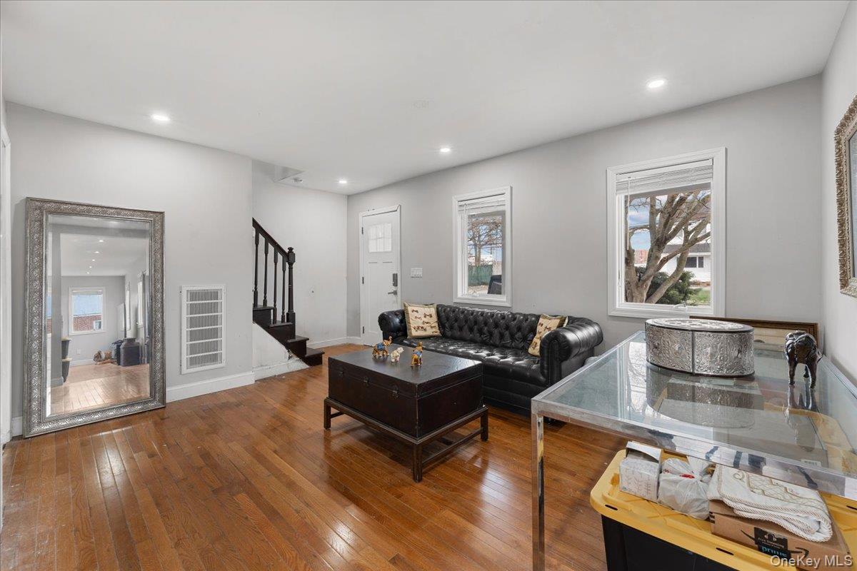 #16 photo, 1136 west broadway, ナッソー郡 Hewlett , NY 11557