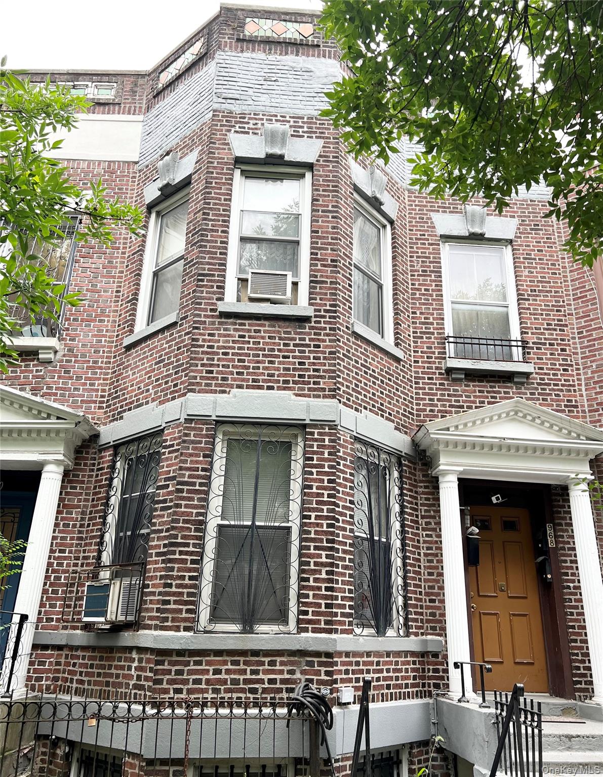 #2 photo, 968 Saint Johns Place, ブルックリン区 Brooklyn , NY 11213