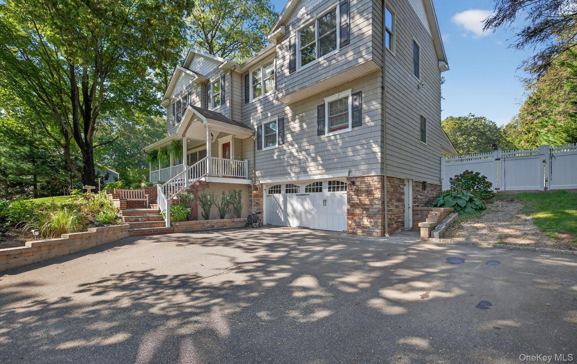 #2 photo, 171 Dix Hills Road, Dix Hills , NY 11746