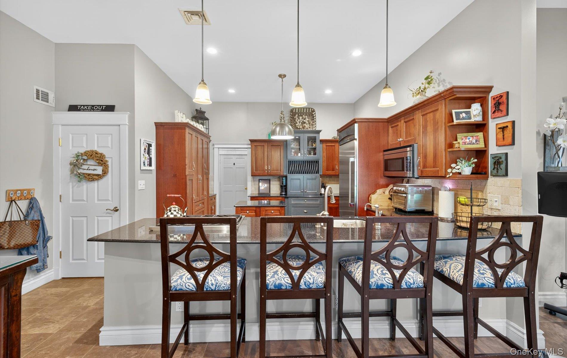 #9 photo, 171 Dix Hills Road, Dix Hills , NY 11746