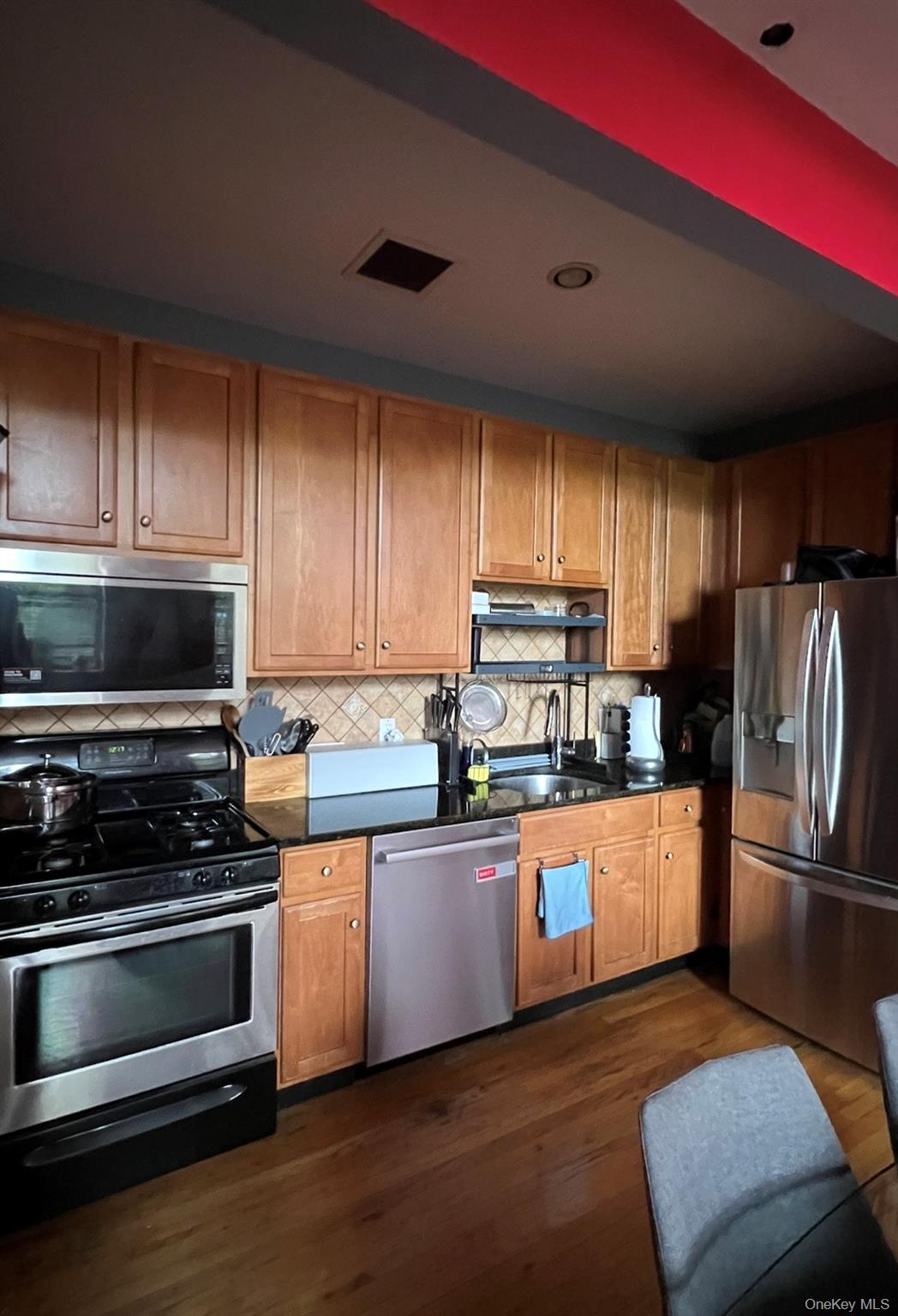 #12 photo, 76-18 69th Place, Glendale , NY 11385