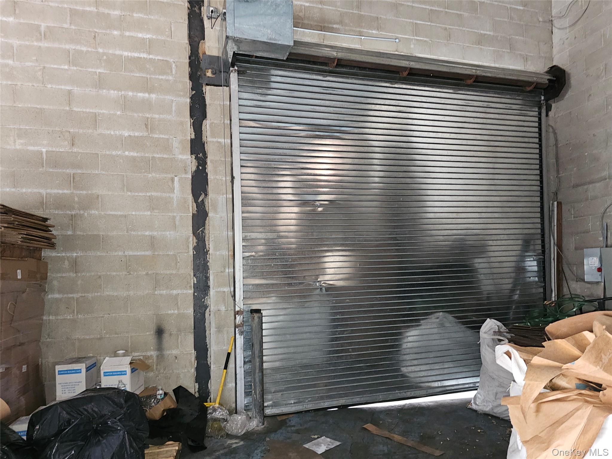 #14 photo, 200 Knickerbocker Avenue, サフォーク郡 Bohemia , NY 11716