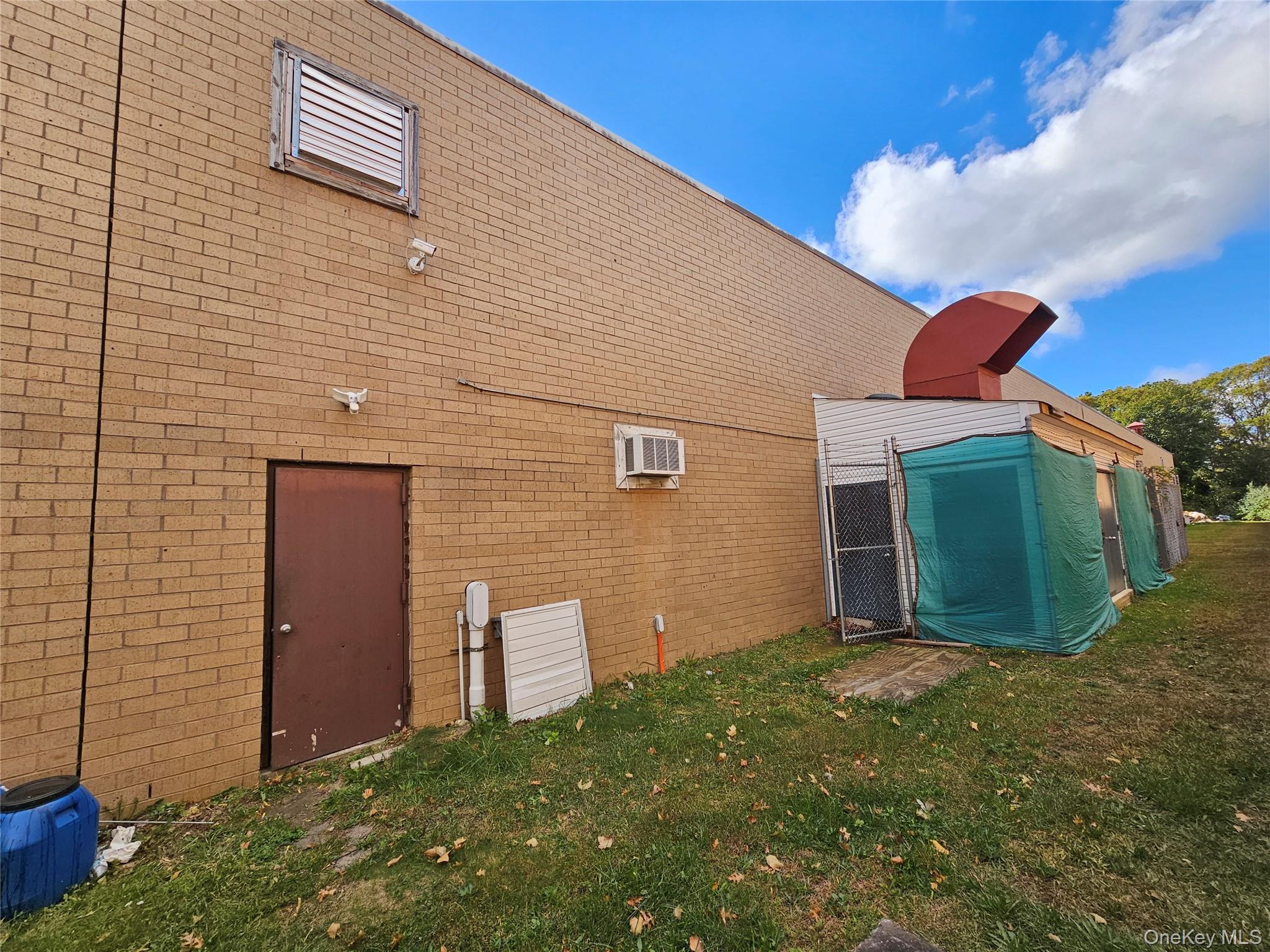 #17 photo, 200 Knickerbocker Avenue, サフォーク郡 Bohemia , NY 11716