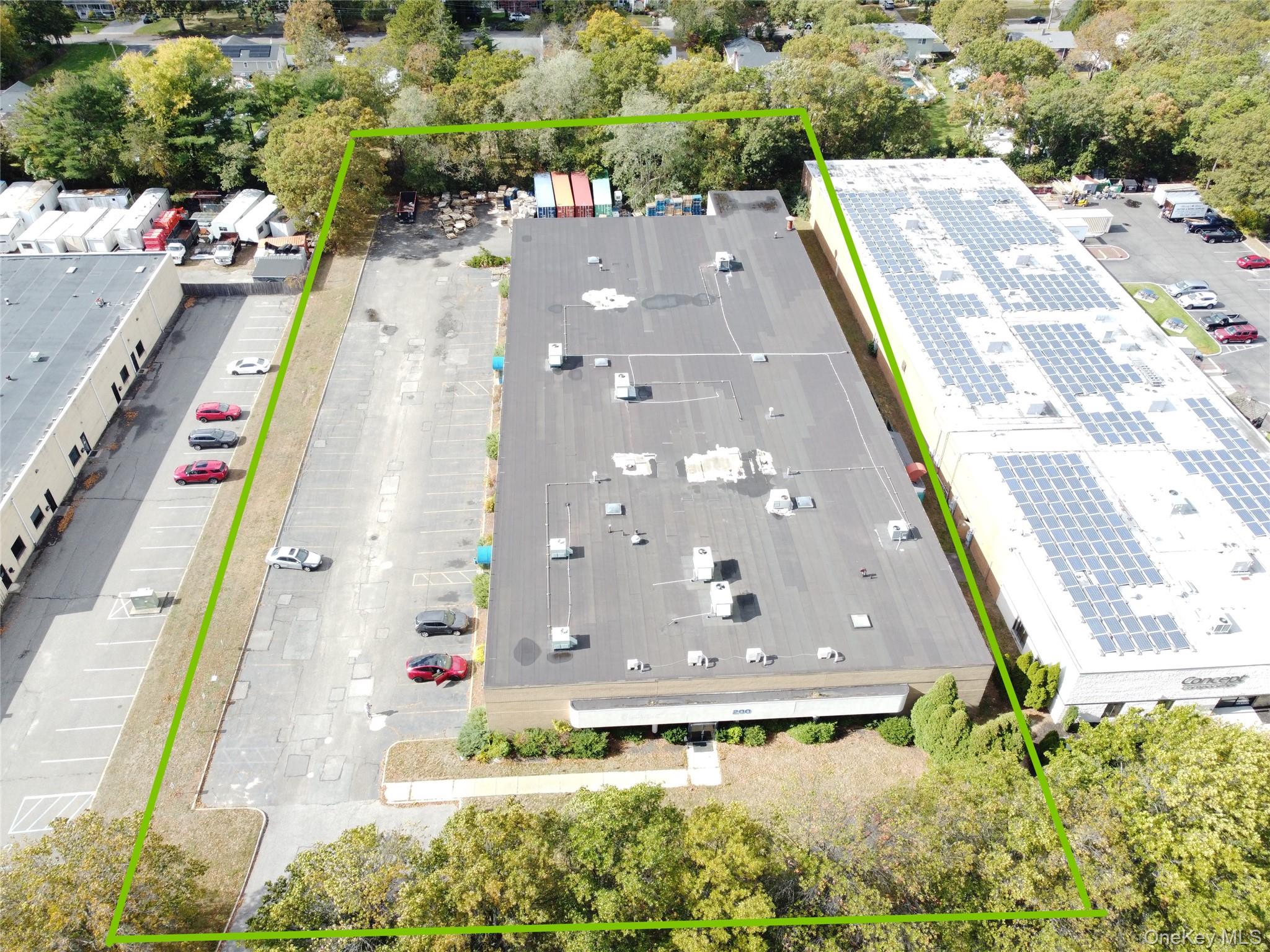 #3 photo, 200 Knickerbocker Avenue, サフォーク郡 Bohemia , NY 11716