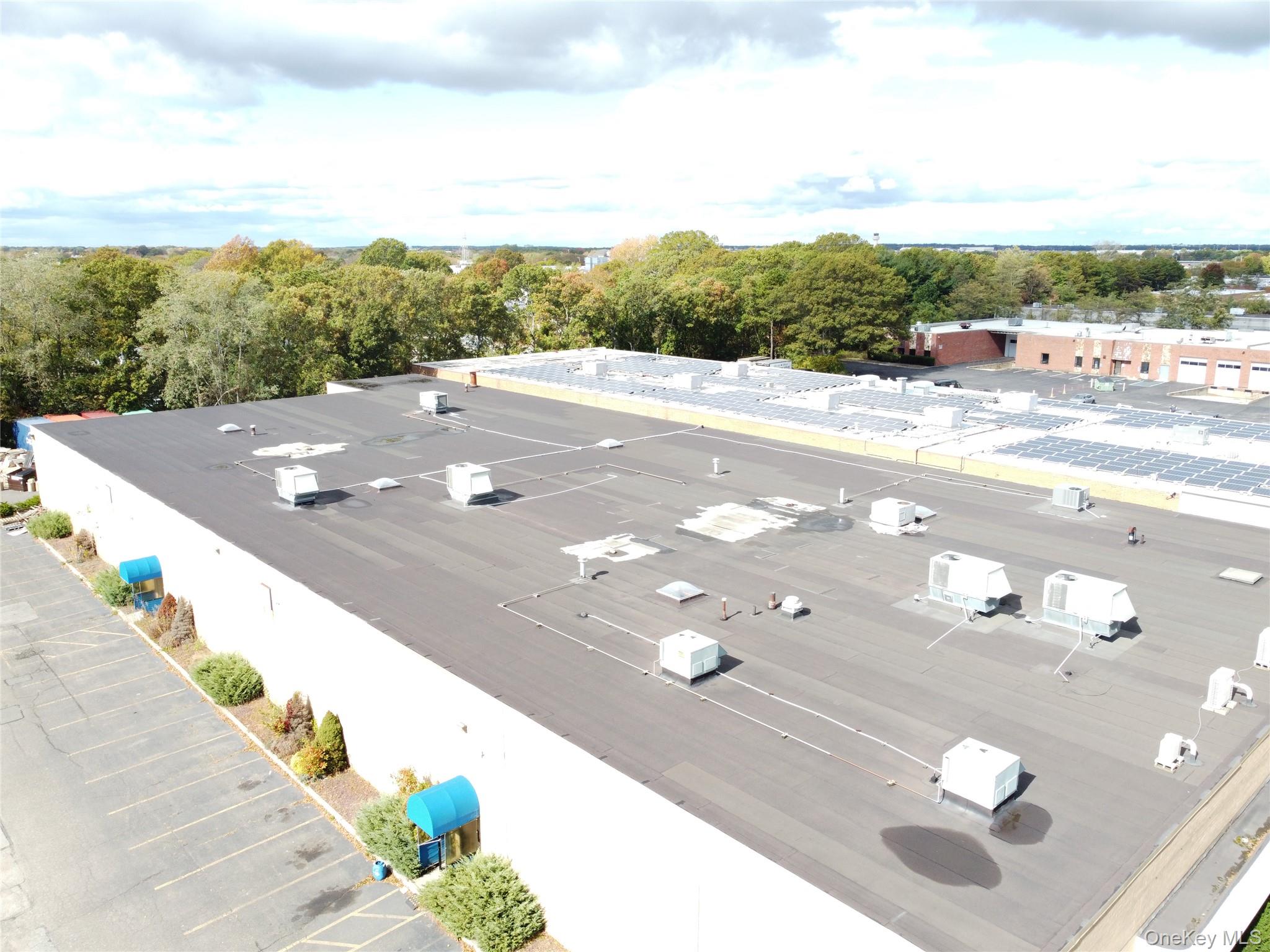 #5 photo, 200 Knickerbocker Avenue, サフォーク郡 Bohemia , NY 11716