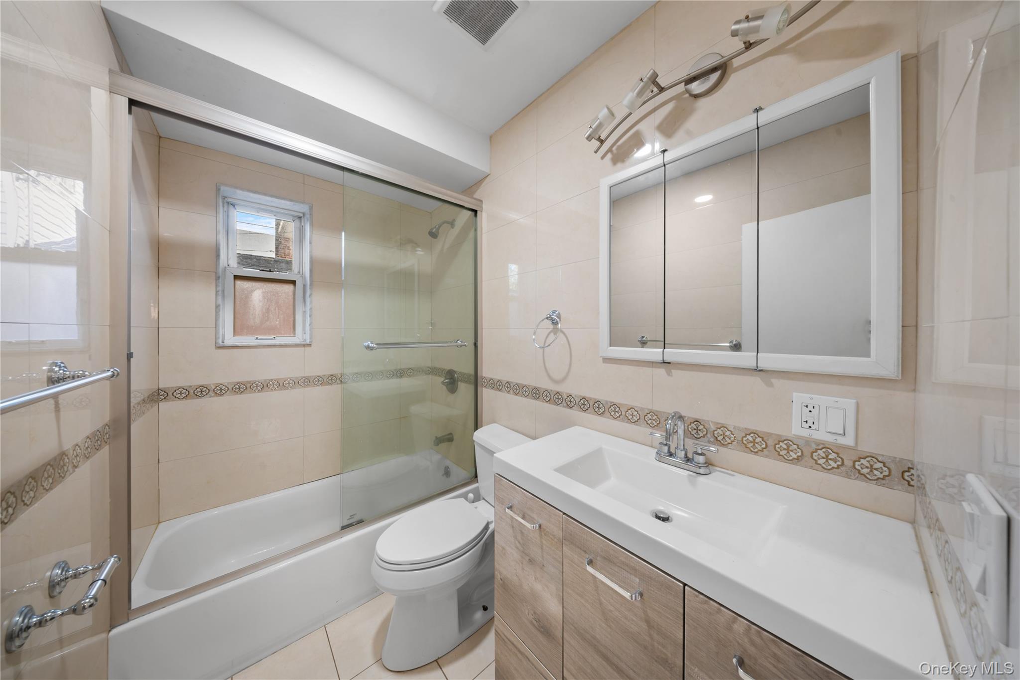 #19 photo, 19715 53rd Avenue, クイーンズ区 Fresh Meadows , NY 11365