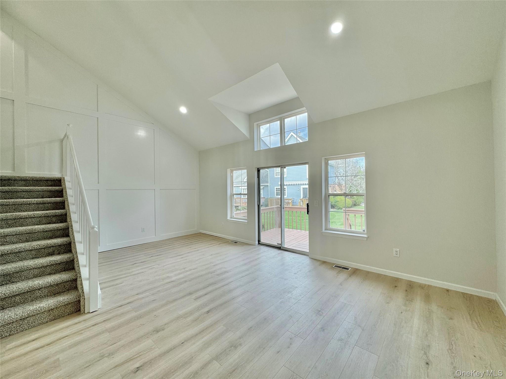 #11 photo, 19 Broadlawn Drive, サフォーク郡 Central Islip , NY 11722