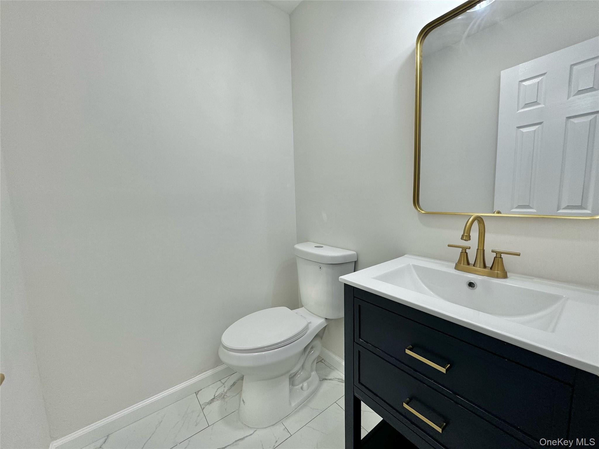 #12 photo, 19 Broadlawn Drive, サフォーク郡 Central Islip , NY 11722