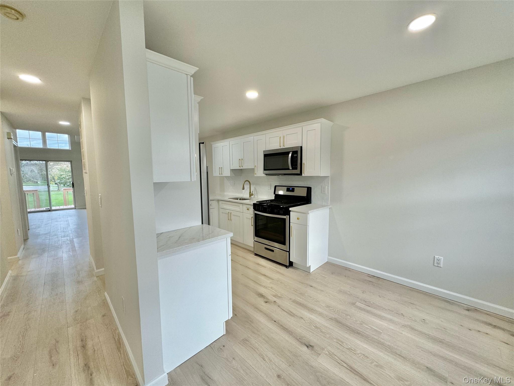 #2 photo, 19 Broadlawn Drive, サフォーク郡 Central Islip , NY 11722