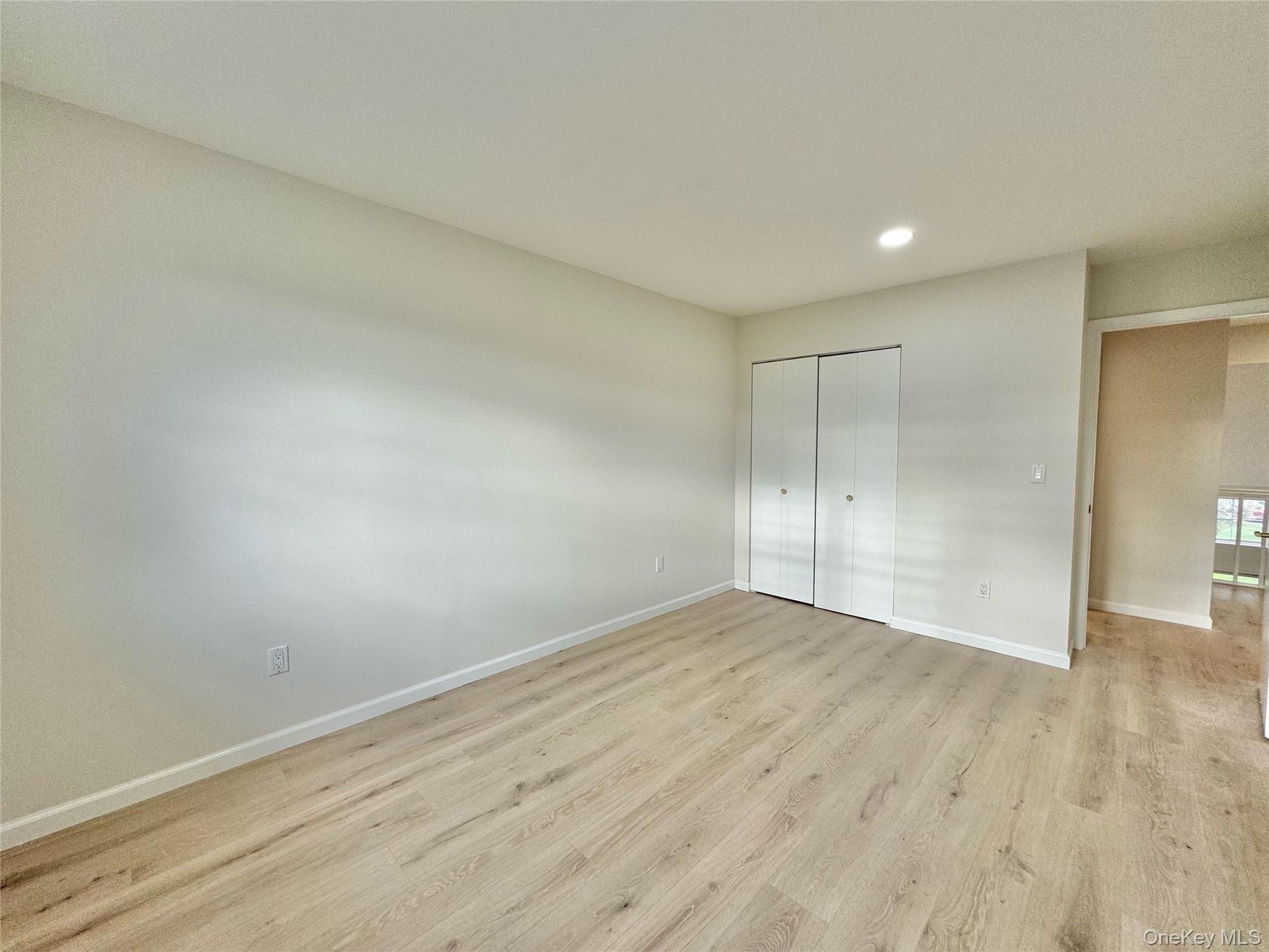 #20 photo, 19 Broadlawn Drive, サフォーク郡 Central Islip , NY 11722