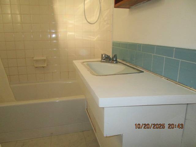 #27 photo, 117 Oak Dr., N. Syracuse , NY 13212