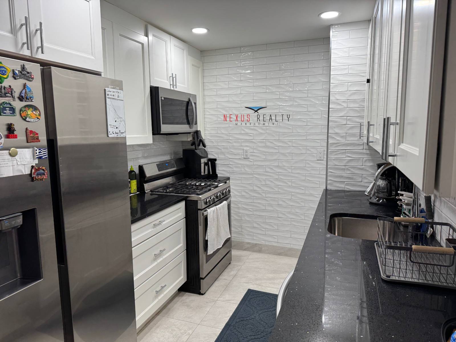 #1 photo, 47th street & Ditmars Blvd, クイーンズ区 Astoria , NY 11105