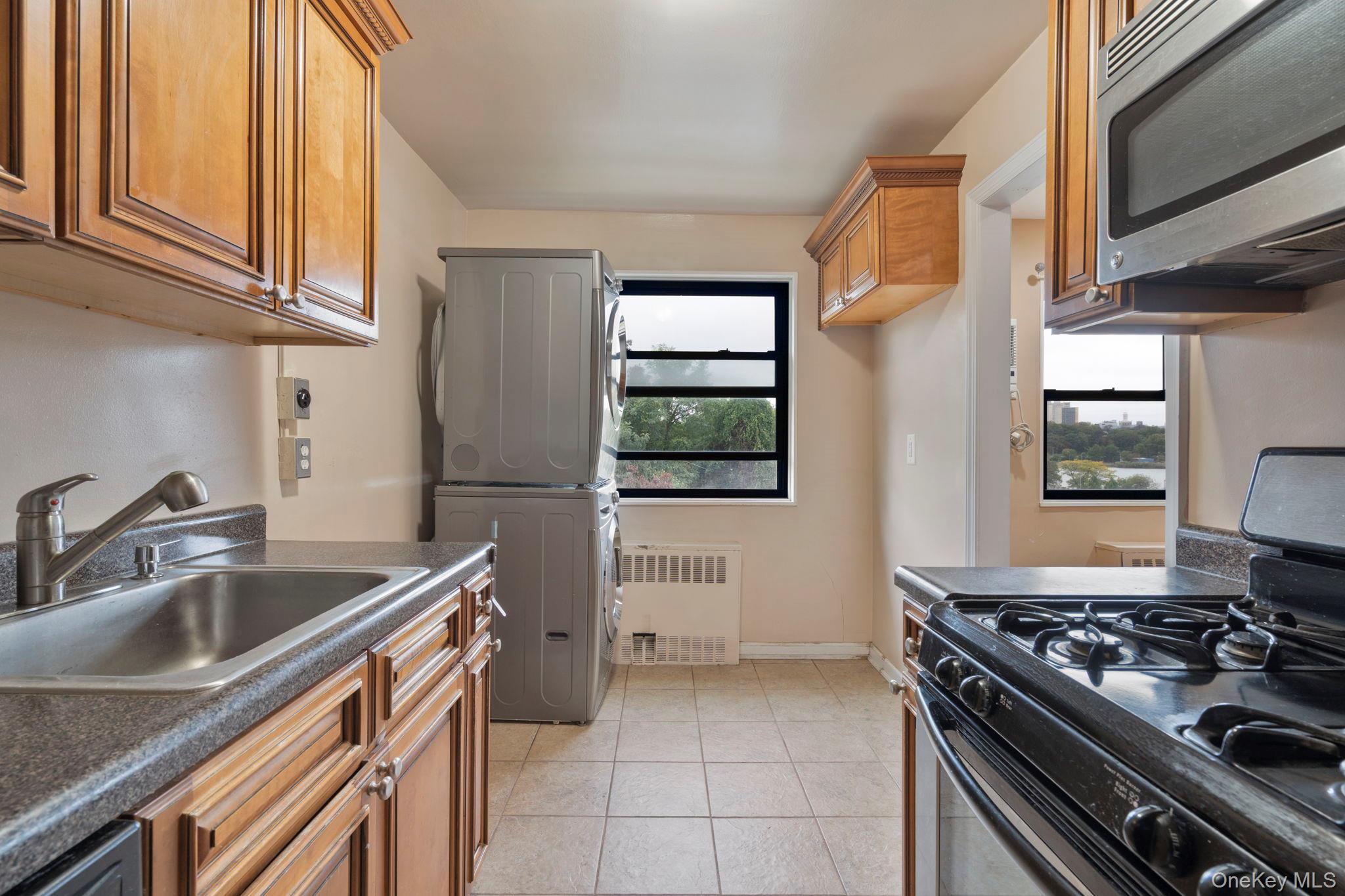 #11 photo, 66-15 Park Drive East, クイーンズ区 Kew Garden Hills , NY 11357