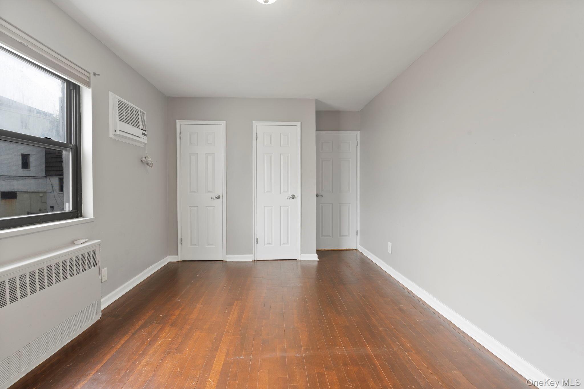 #16 photo, 66-15 Park Drive East, クイーンズ区 Kew Garden Hills , NY 11357