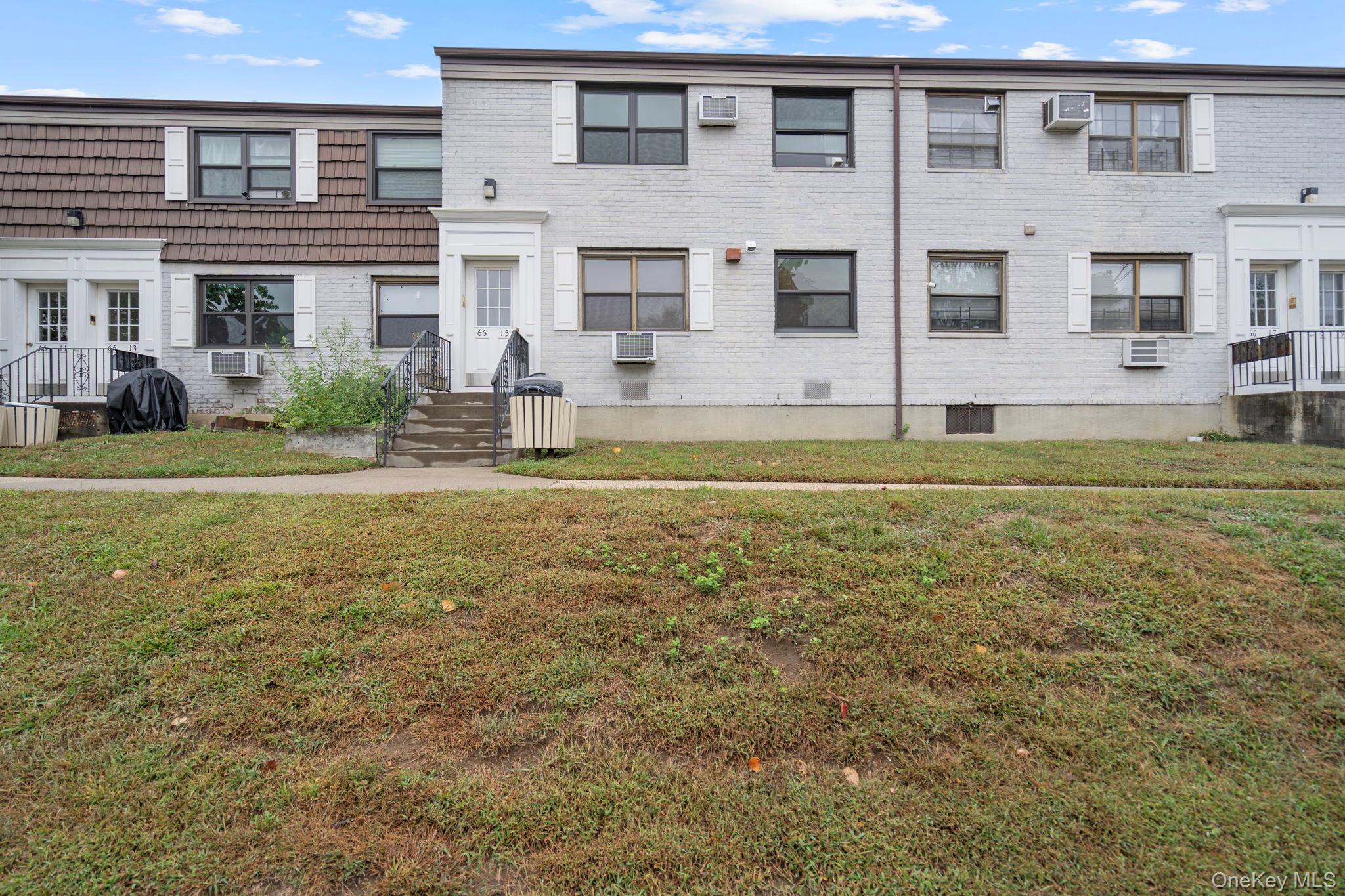 #2 photo, 66-15 Park Drive East, クイーンズ区 Kew Garden Hills , NY 11357