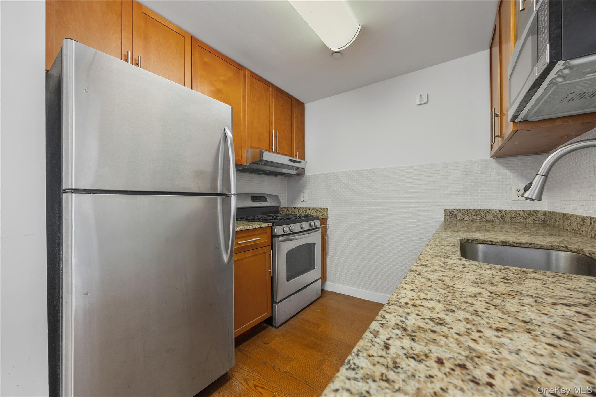 #14 photo, 40-26 college point blvd, Flushing , NY 11354