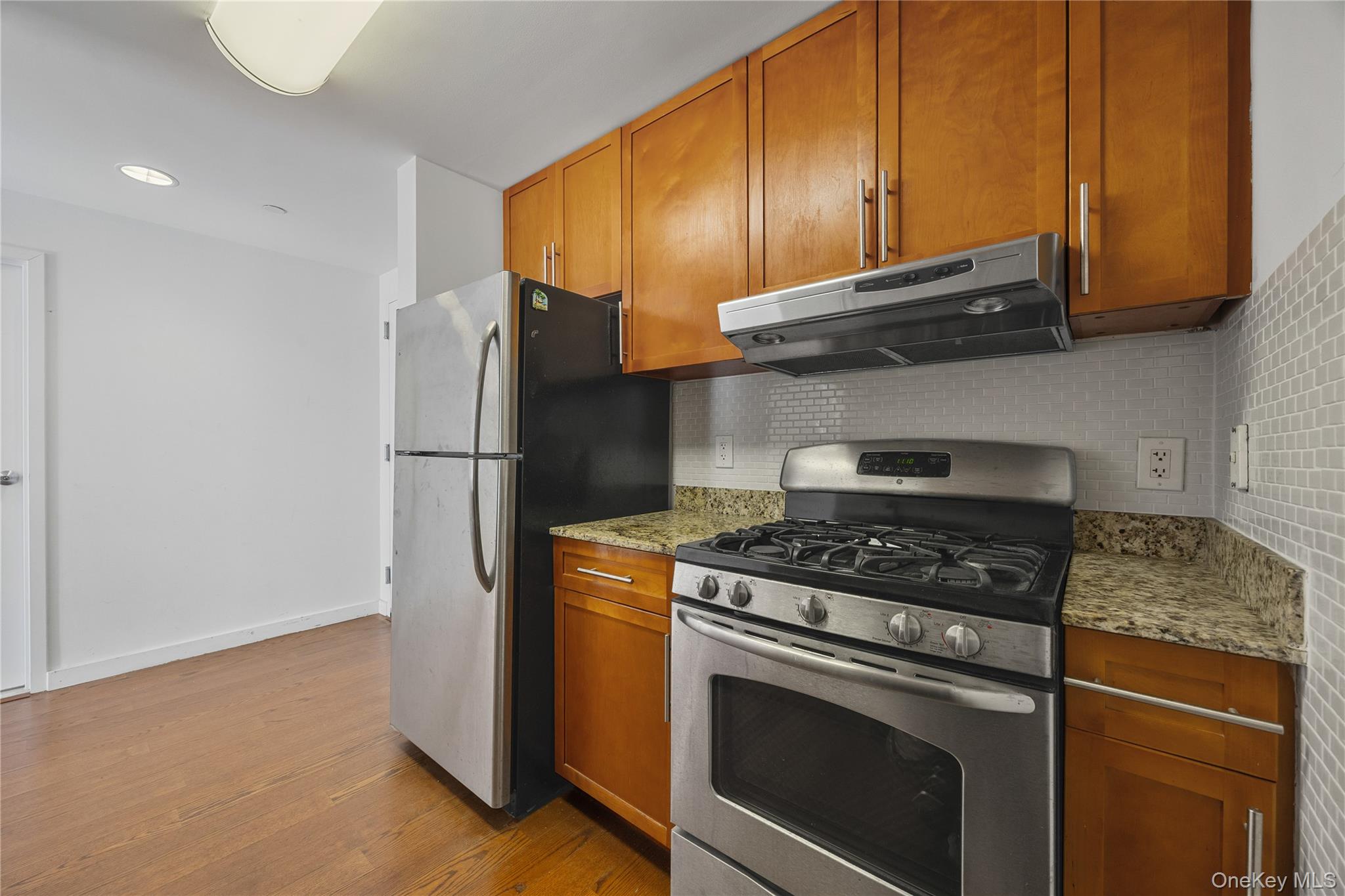 #16 photo, 40-26 college point blvd, Flushing , NY 11354