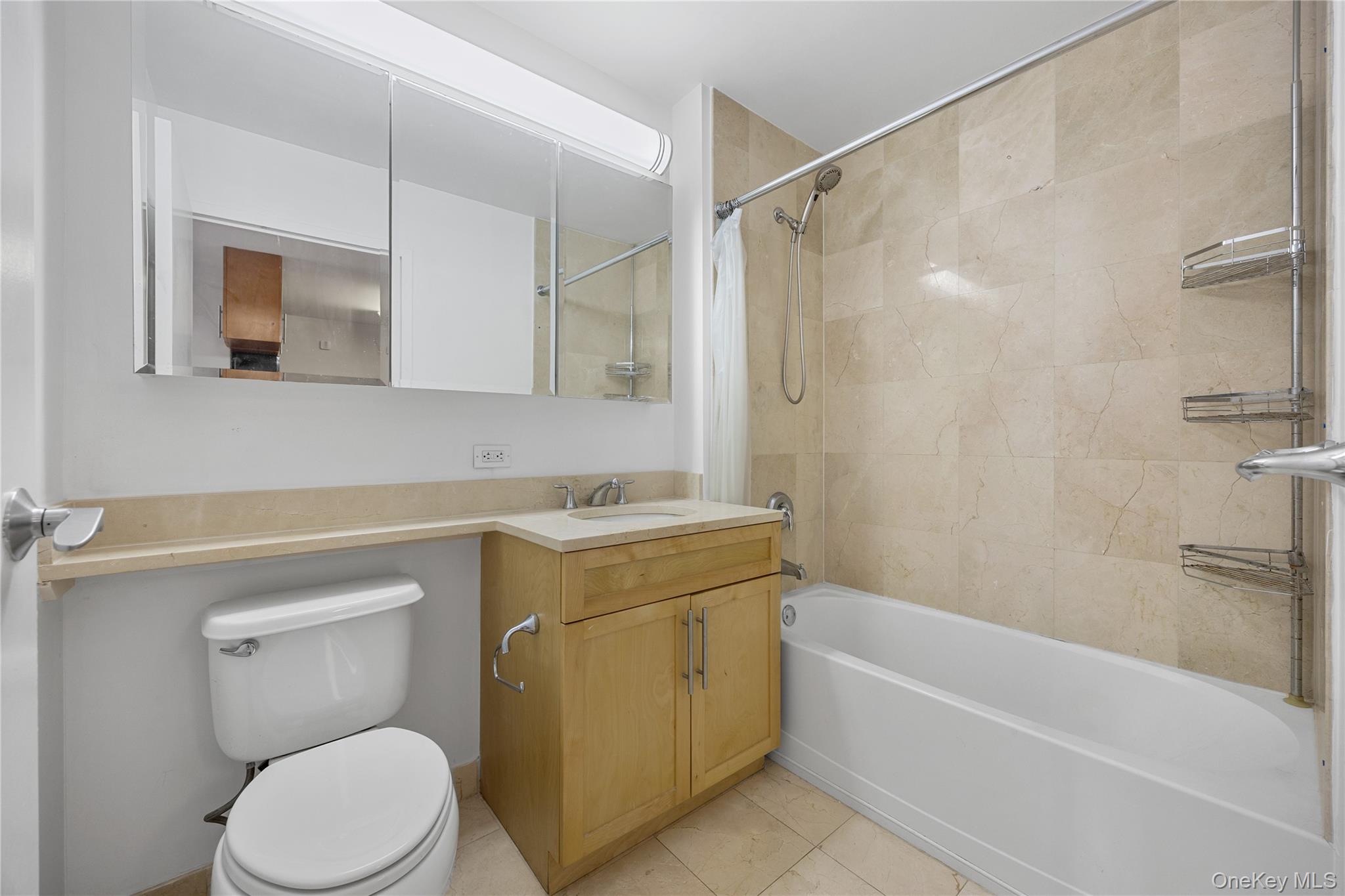 #17 photo, 40-26 college point blvd, Flushing , NY 11354