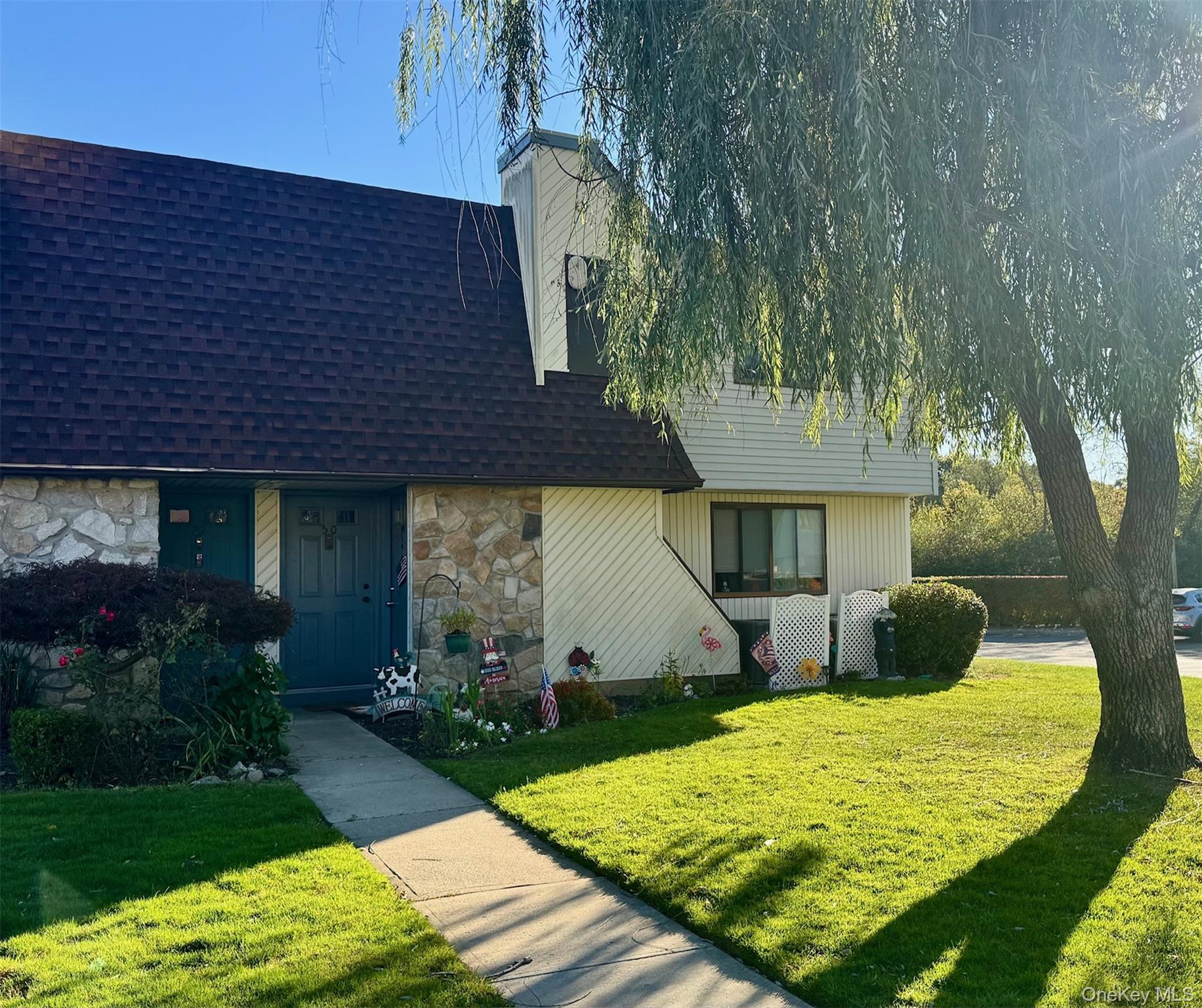 #1 photo, 49 Pointe Circle, サフォーク郡 Coram , NY 11727