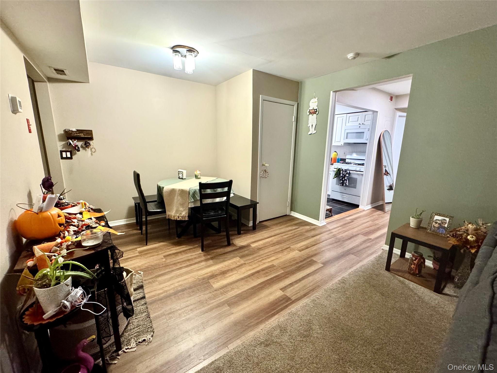 #8 photo, 49 Pointe Circle, サフォーク郡 Coram , NY 11727