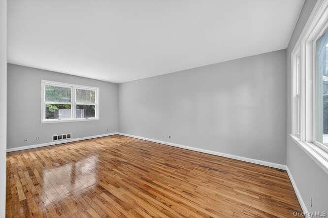 #11 photo, 452 Latham Road, ナッソー郡 Mineola , NY 11501