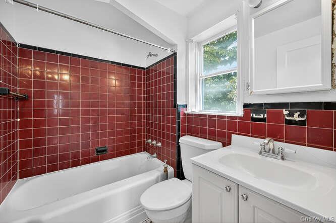 #18 photo, 452 Latham Road, ナッソー郡 Mineola , NY 11501